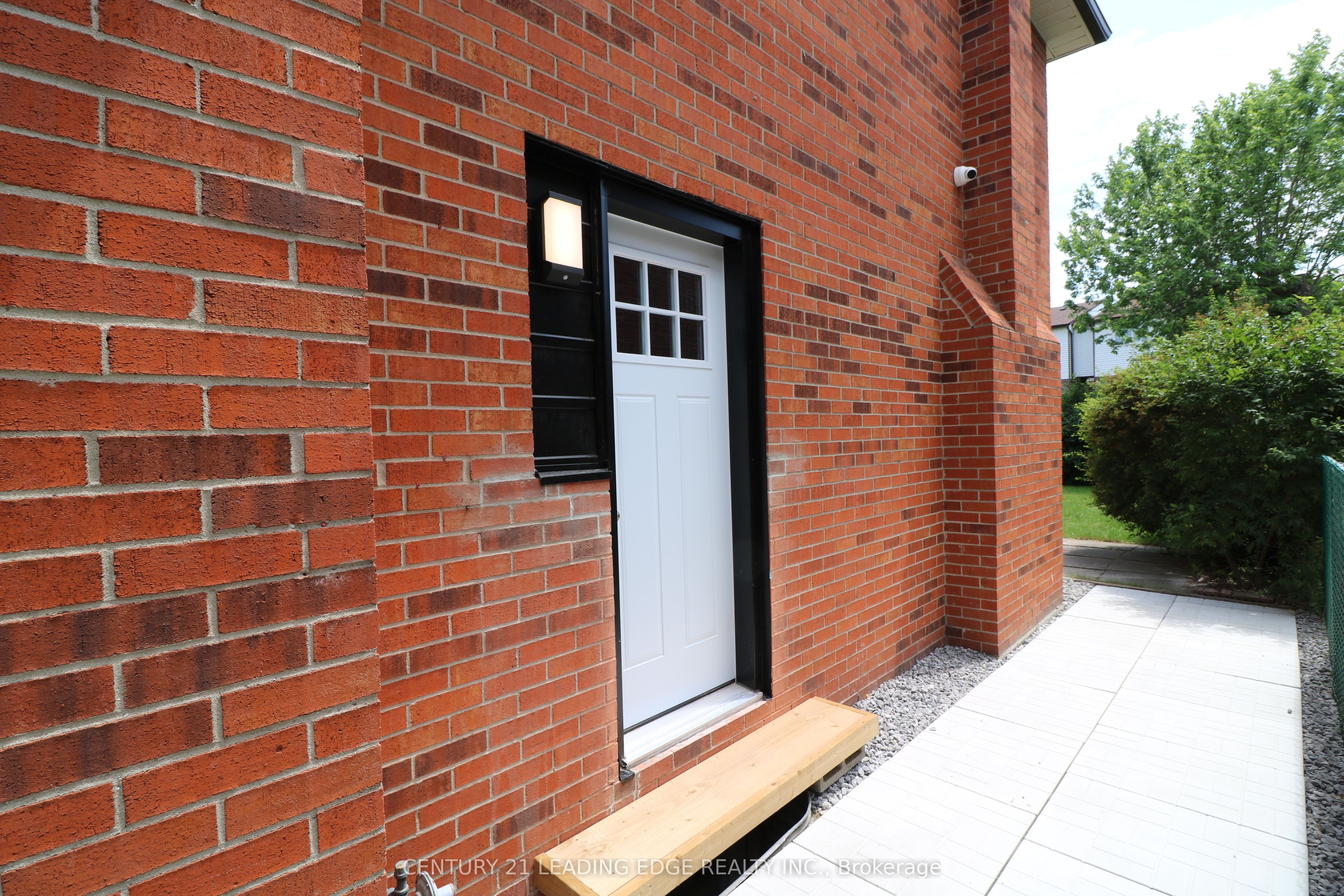 263 Ingleton Boulevard Bsmt Property Photo 3