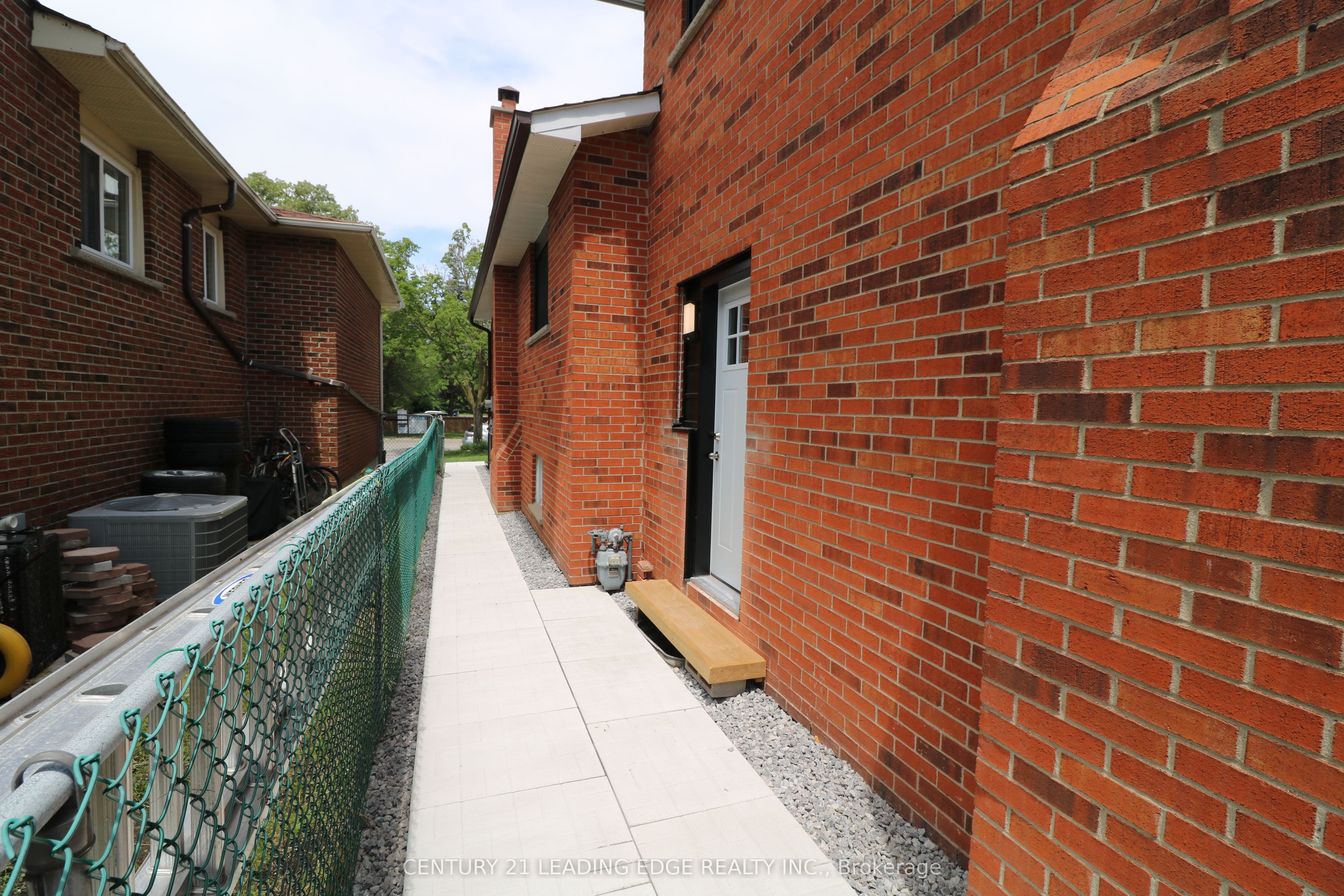263 Ingleton Boulevard Bsmt Property Photo 4