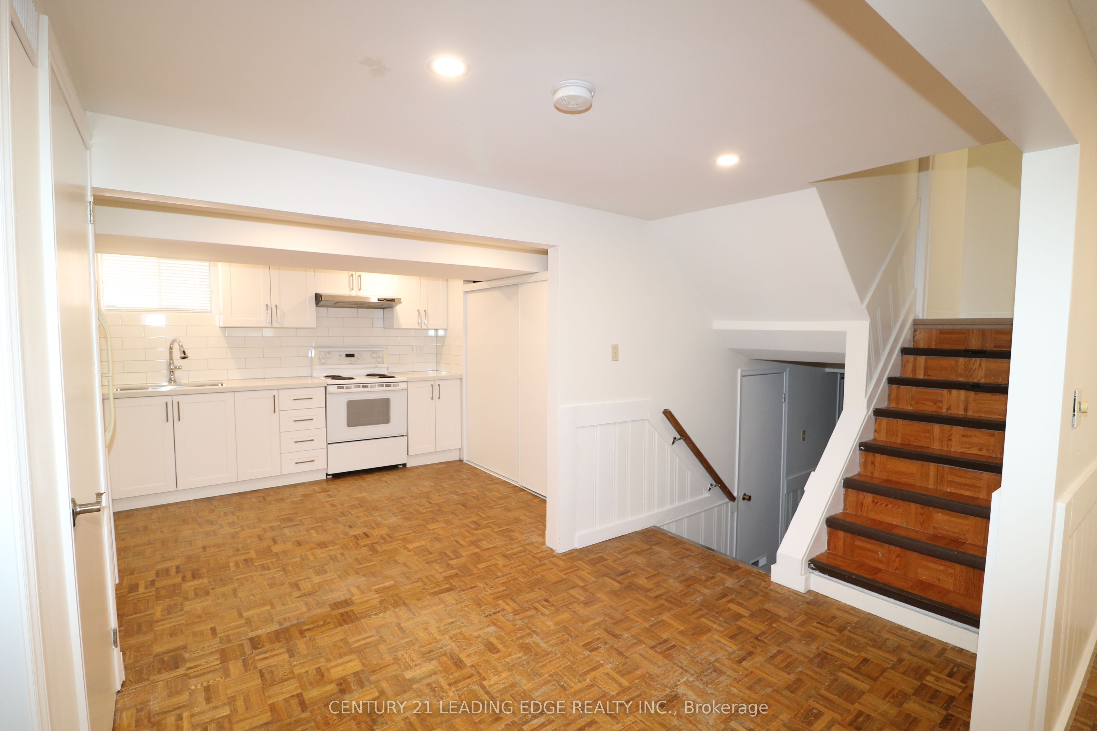263 Ingleton Boulevard Bsmt Property Photo 9
