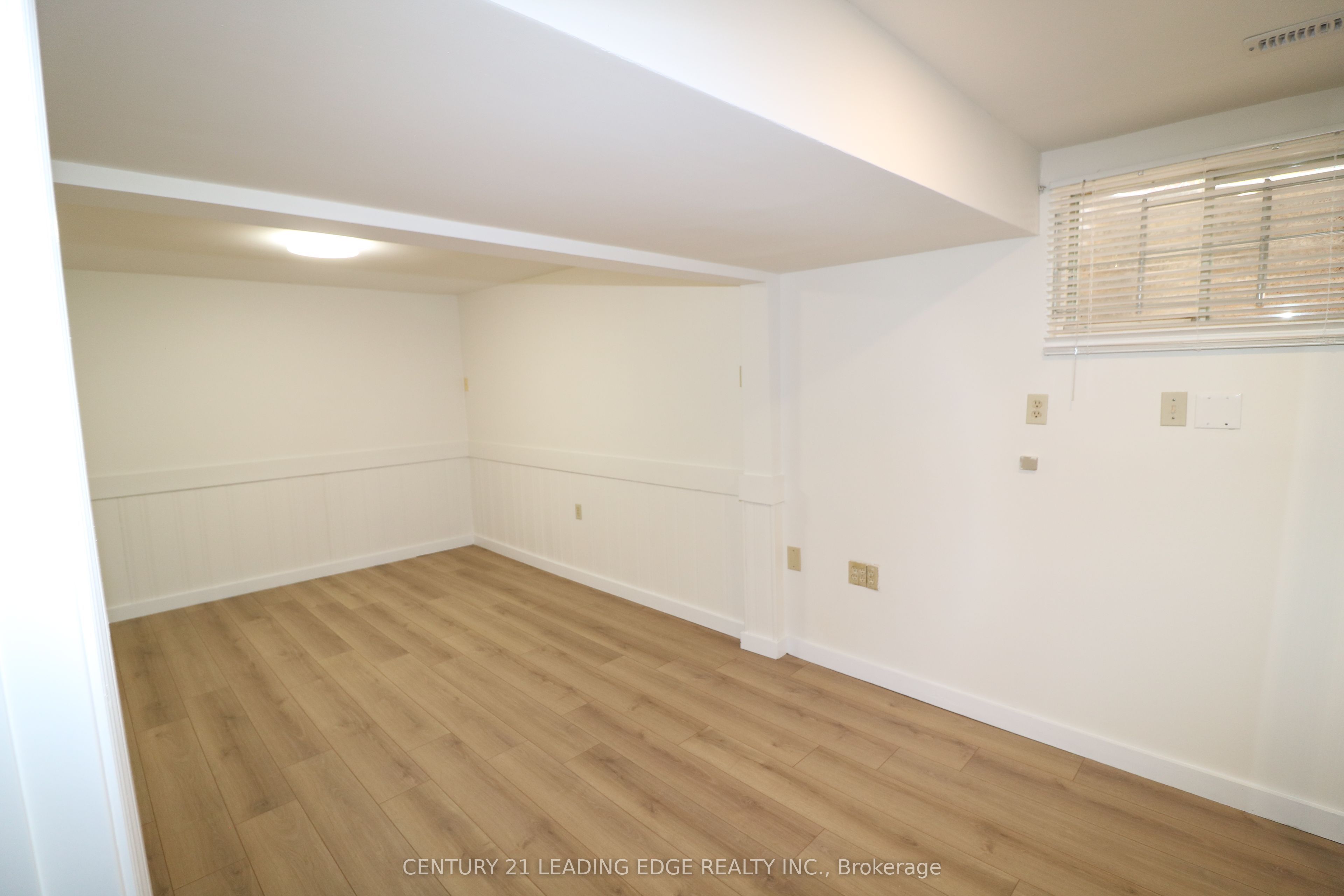 263 Ingleton Boulevard Bsmt Property Photo 13