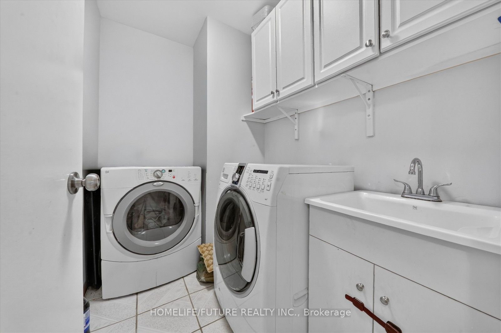 1669 Beaton Way Main & 2nd Property Photo 24