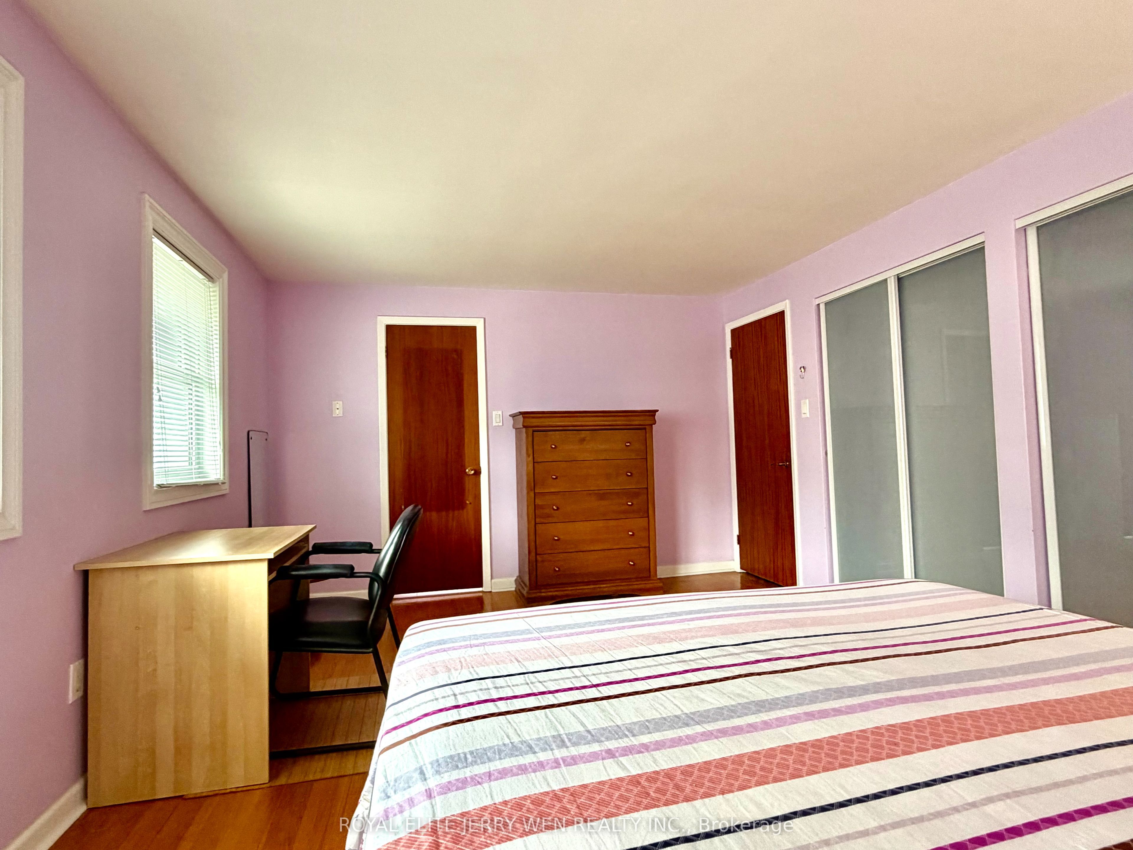 44 Castledene Crescent Property Photo 3