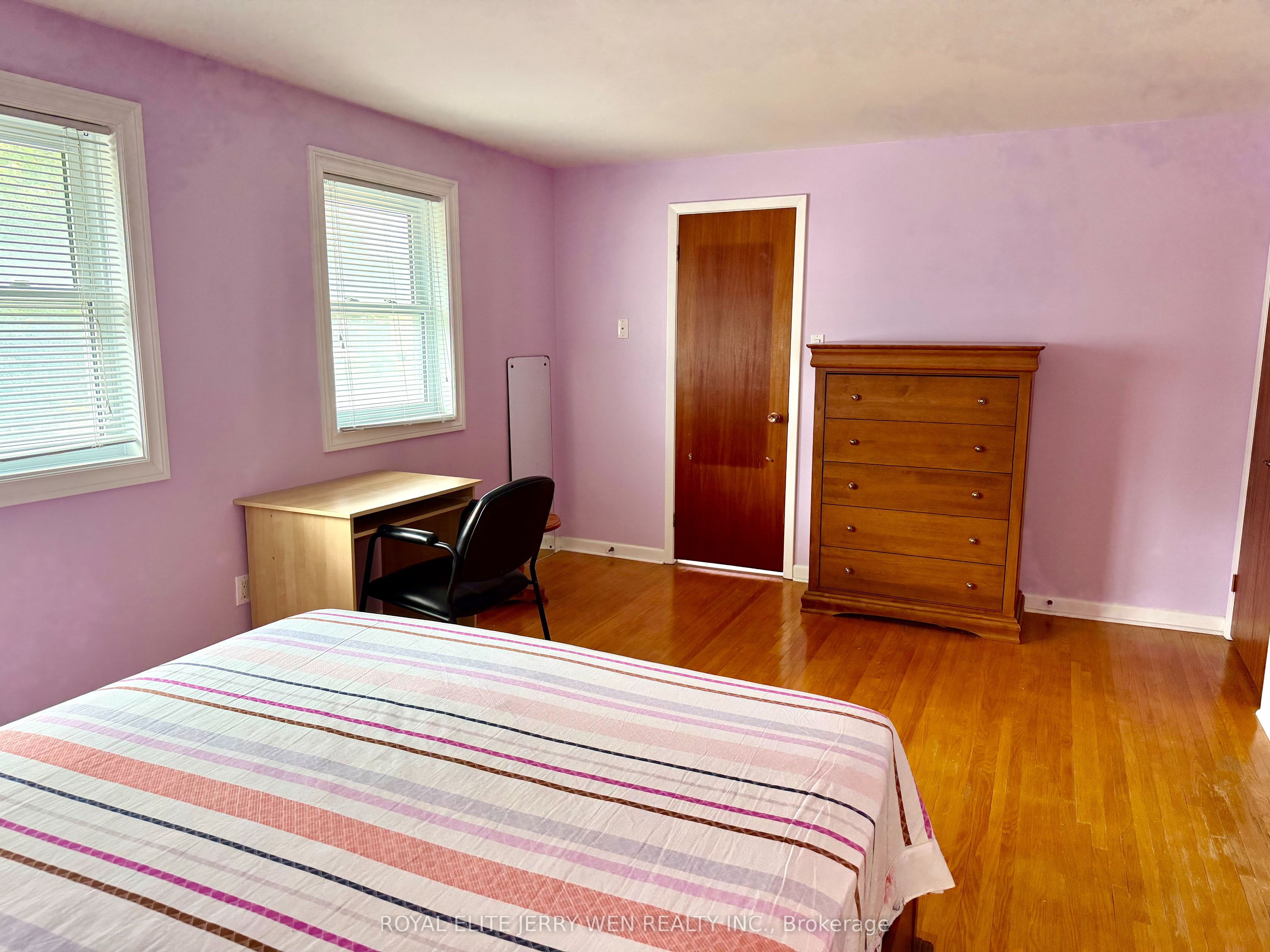 44 Castledene Crescent Property Photo 4
