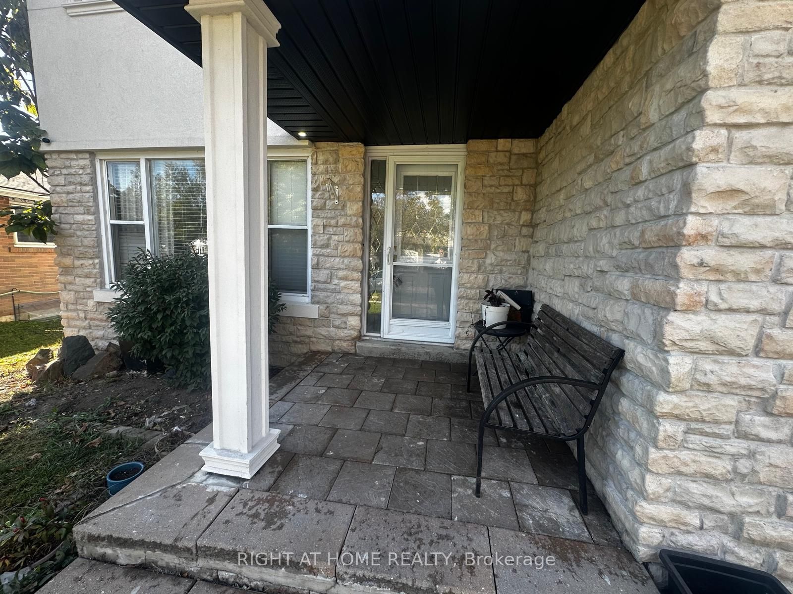 71 Sandrift Square Property Photo 4