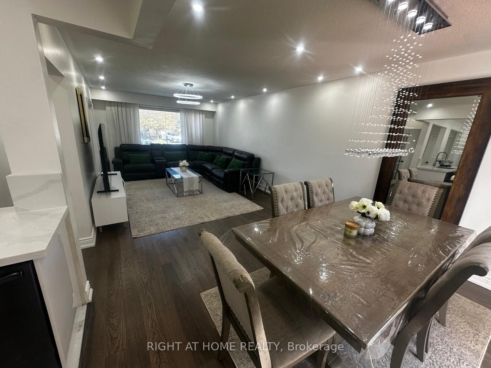 71 Sandrift Square Property Photo 6