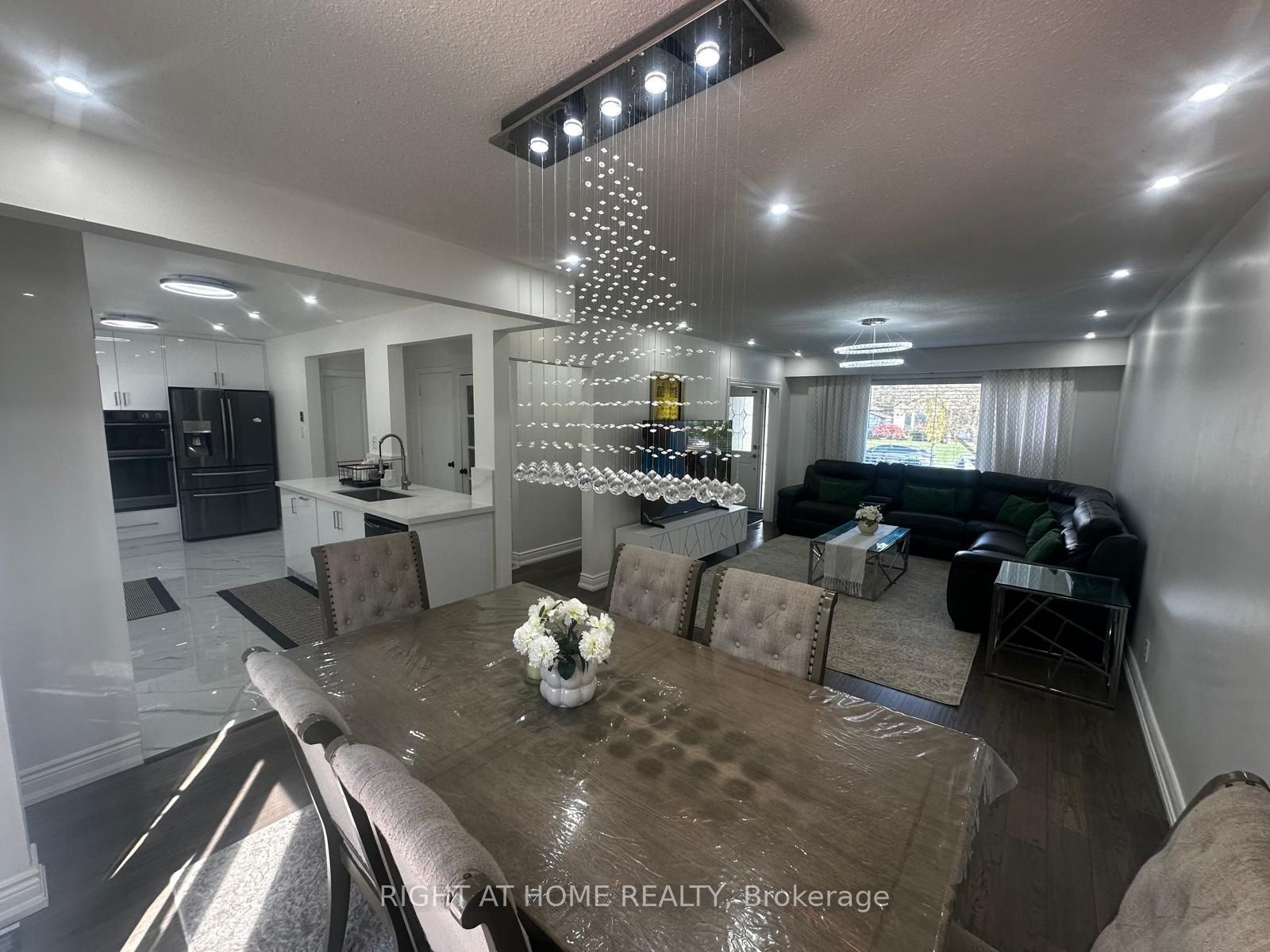 71 Sandrift Square Property Photo 8