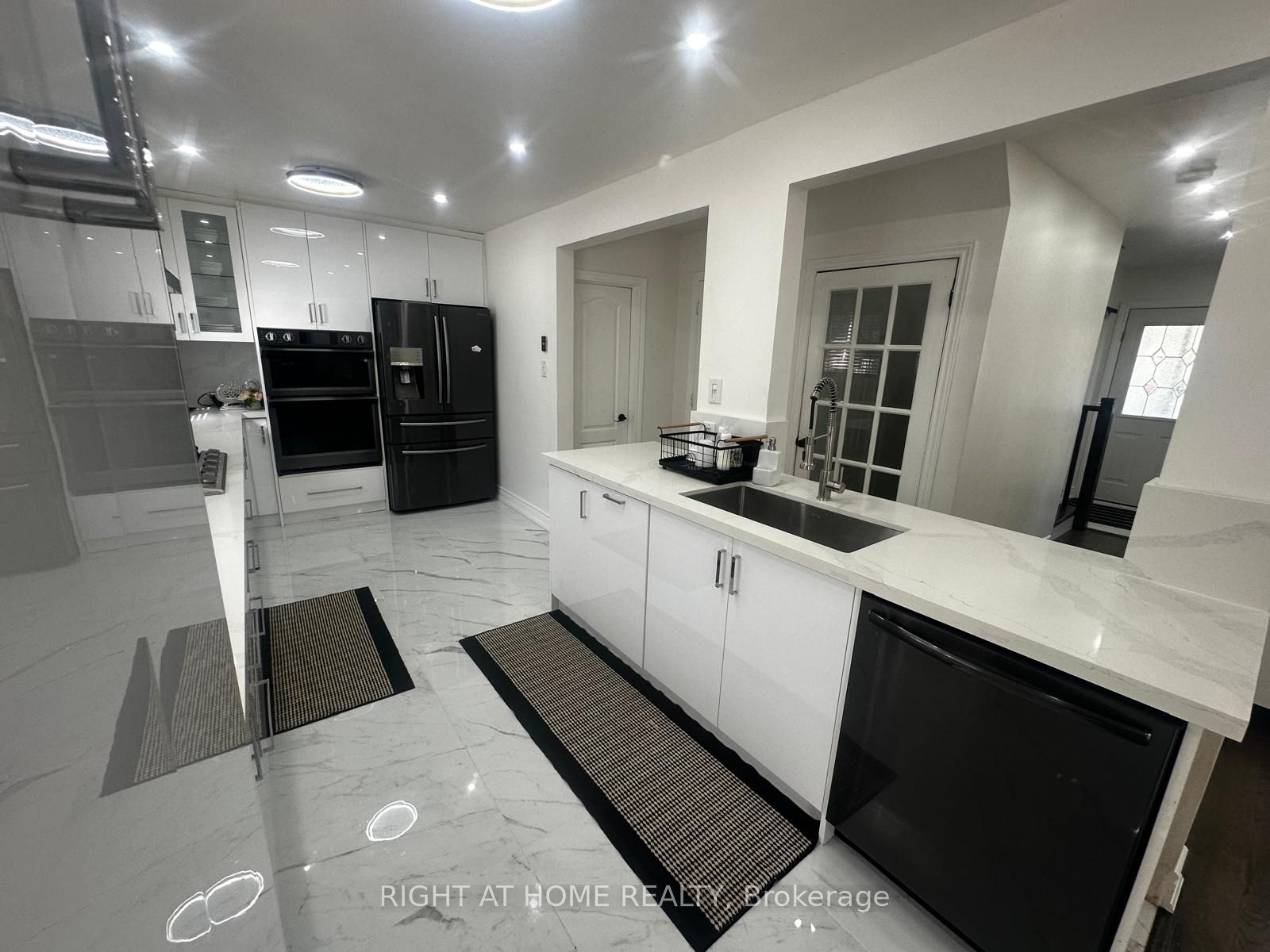 71 Sandrift Square Property Photo 11