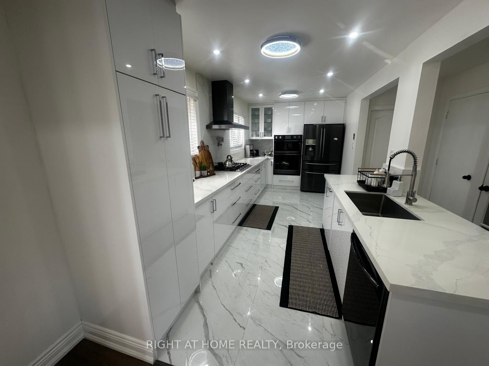 71 Sandrift Square Property Photo 15