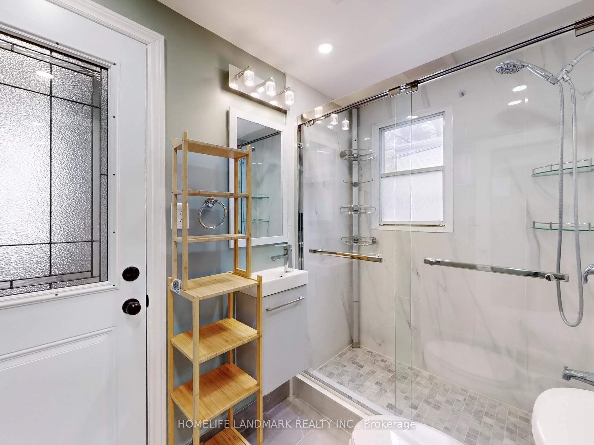 24 Kewbeach Avenue First Floor & Basement Property Photo 17
