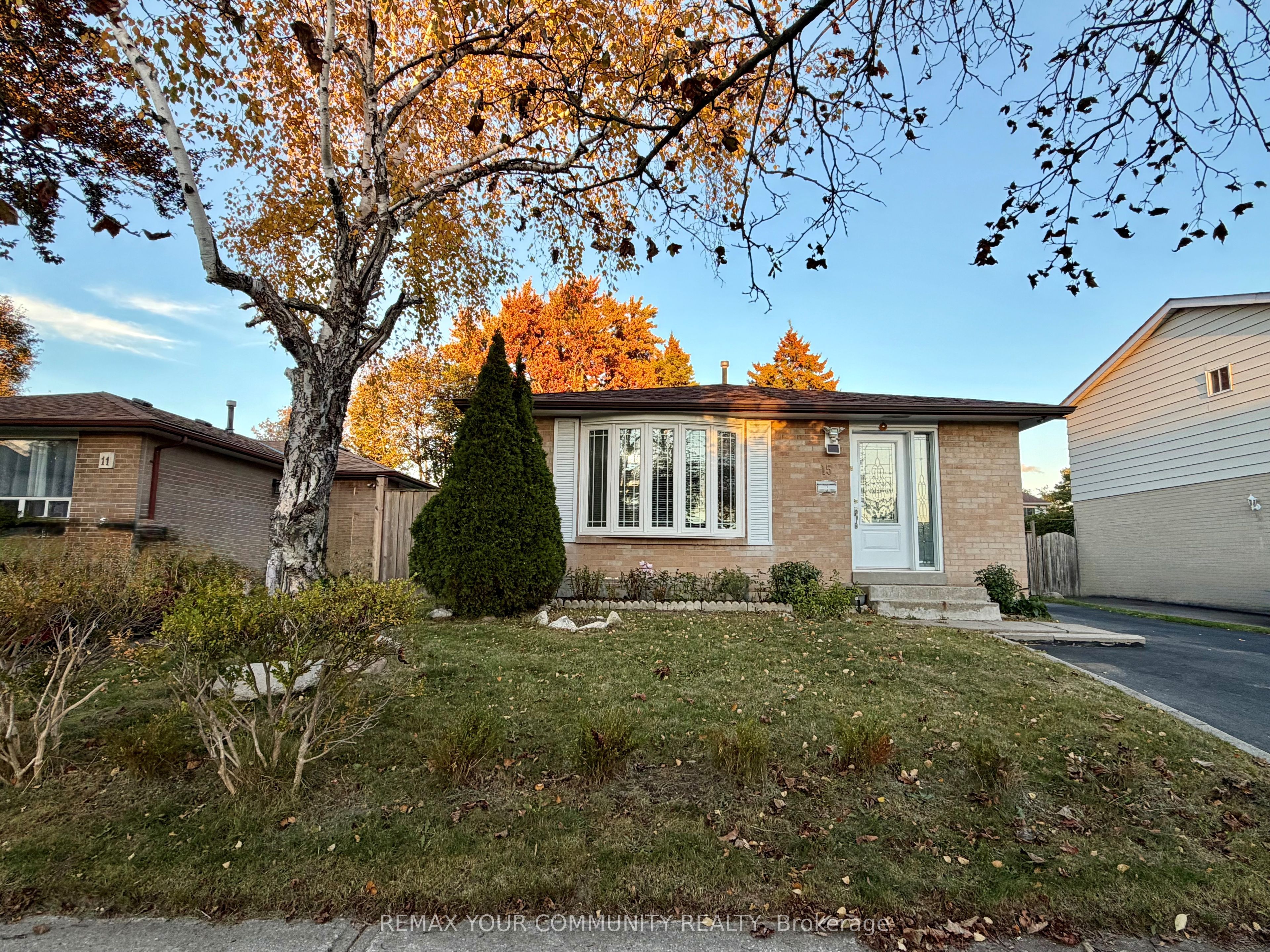 15 Hutcherson Square Property Photo 1
