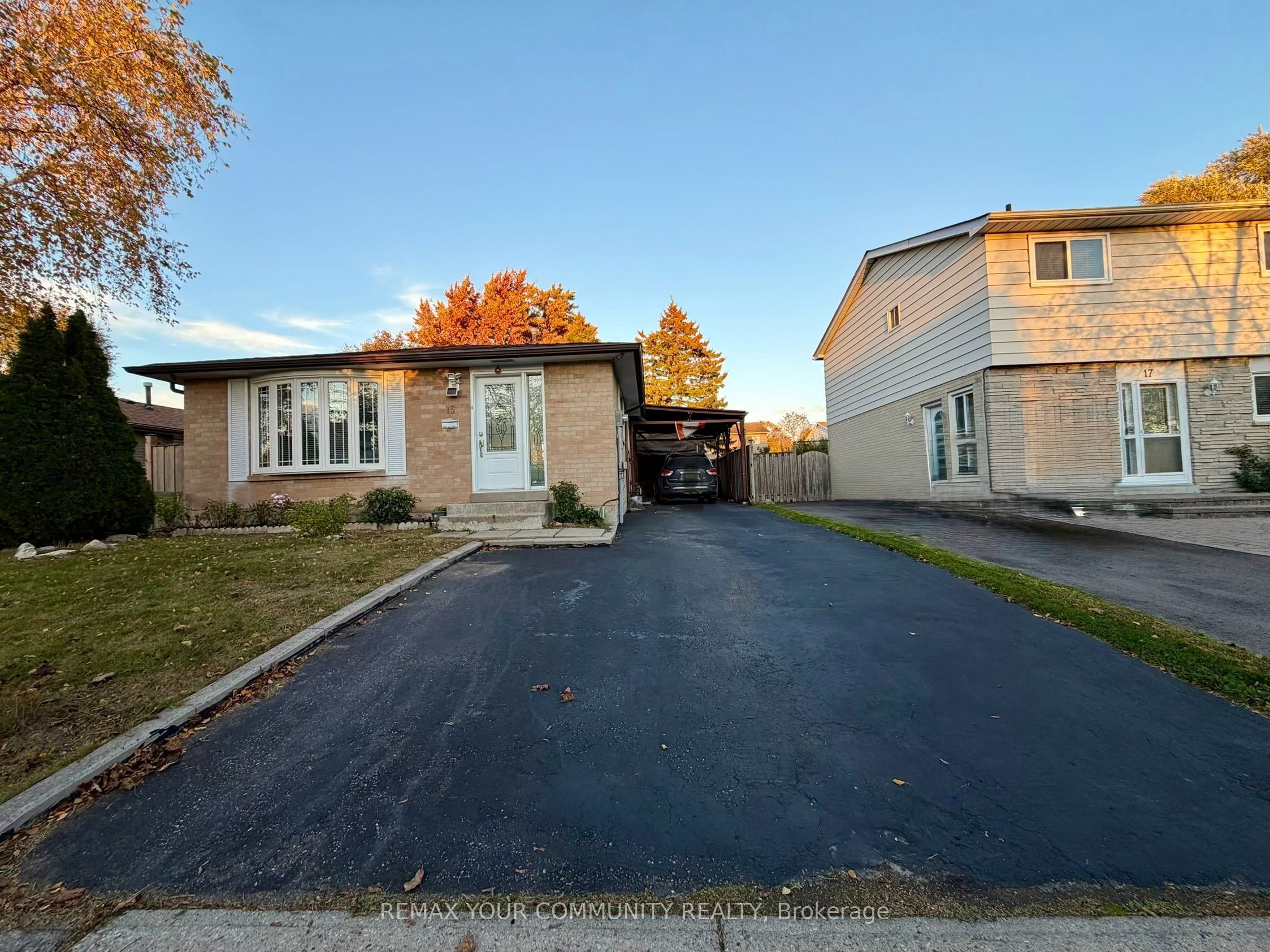 15 Hutcherson Square Property Photo 2