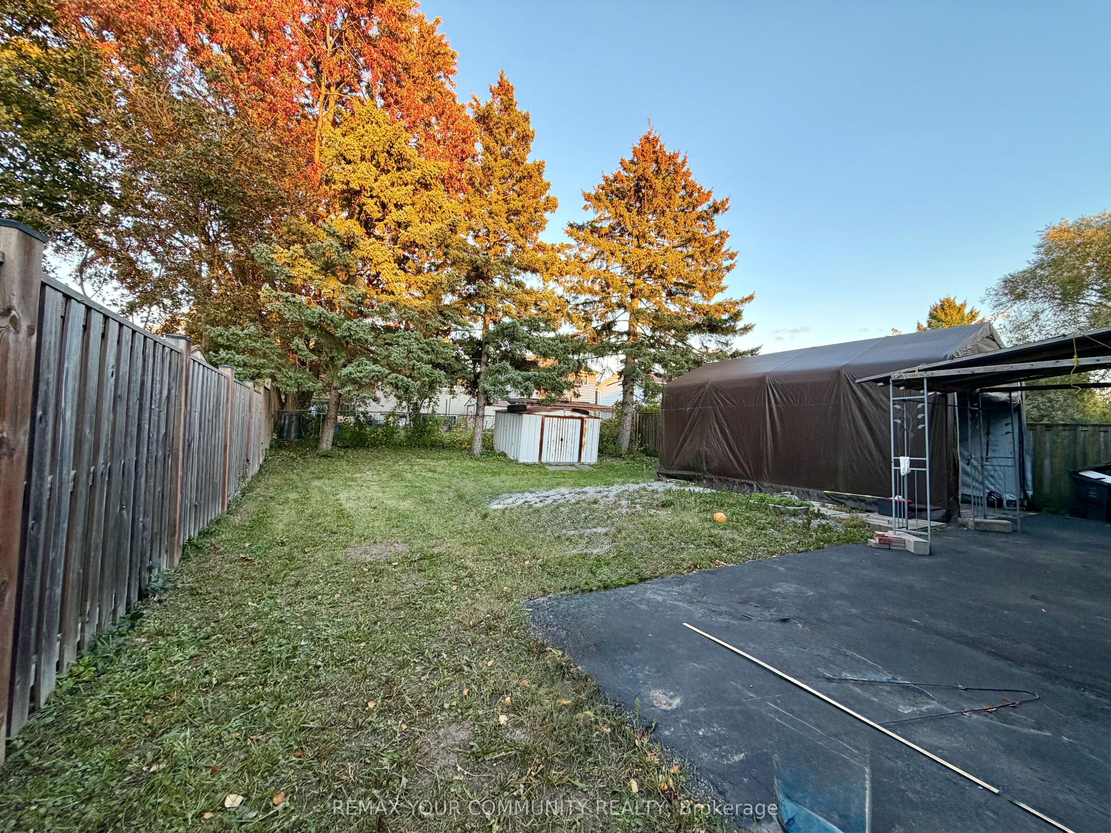 15 Hutcherson Square Property Photo 4