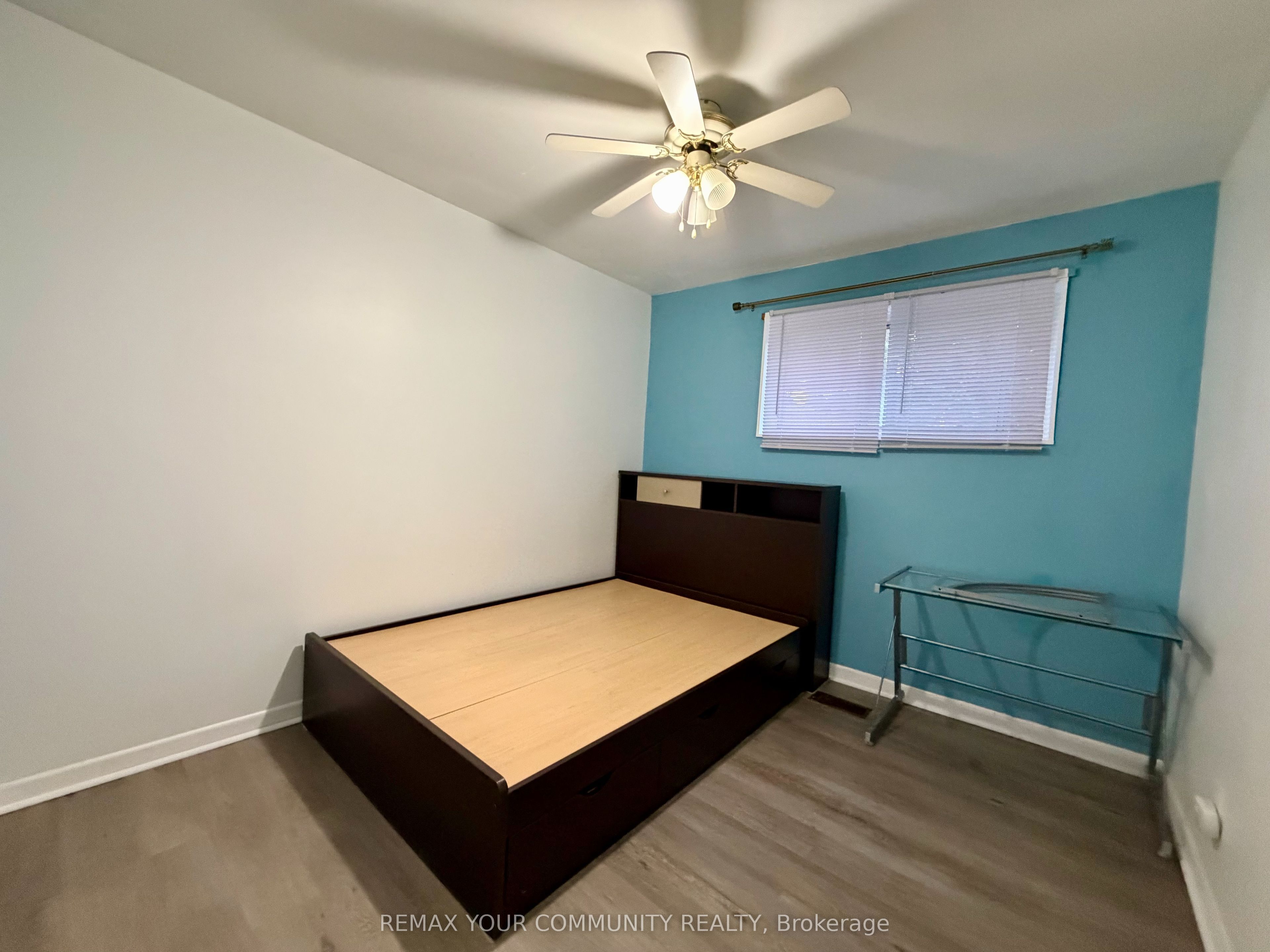 15 Hutcherson Square Property Photo 8