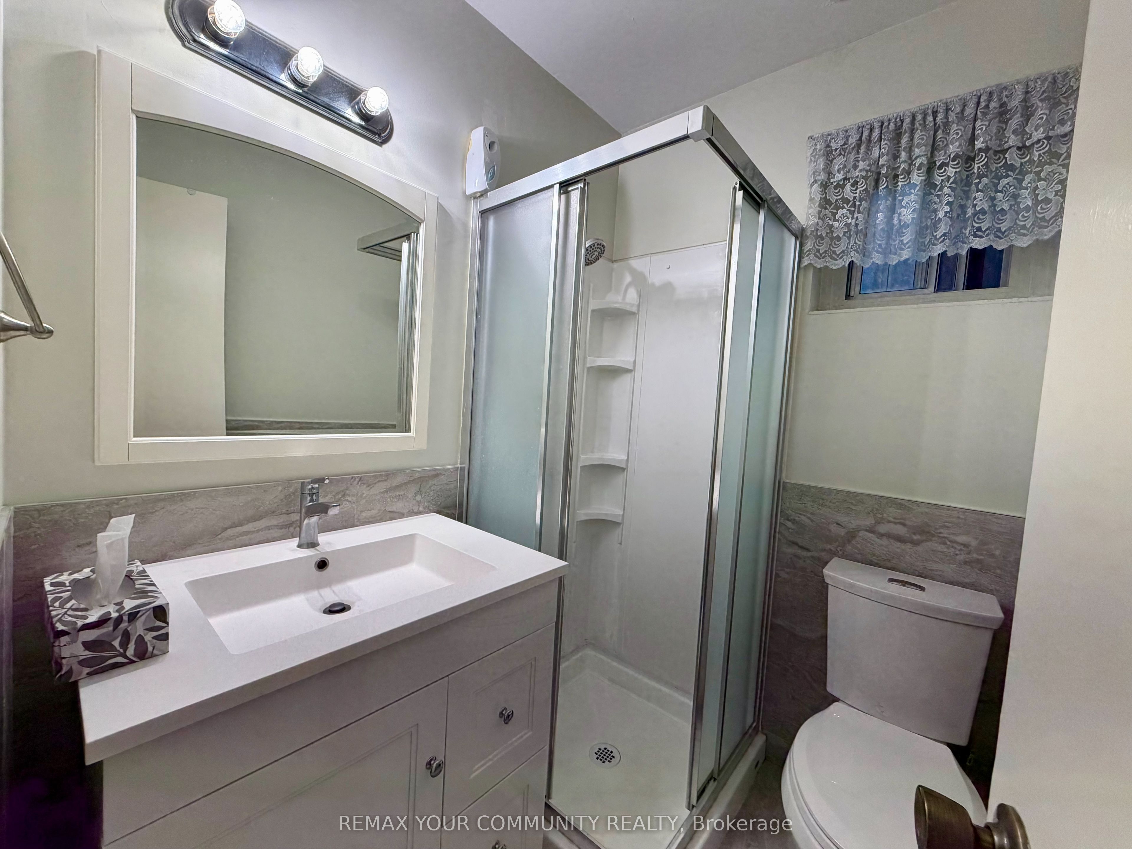 15 Hutcherson Square Property Photo 9