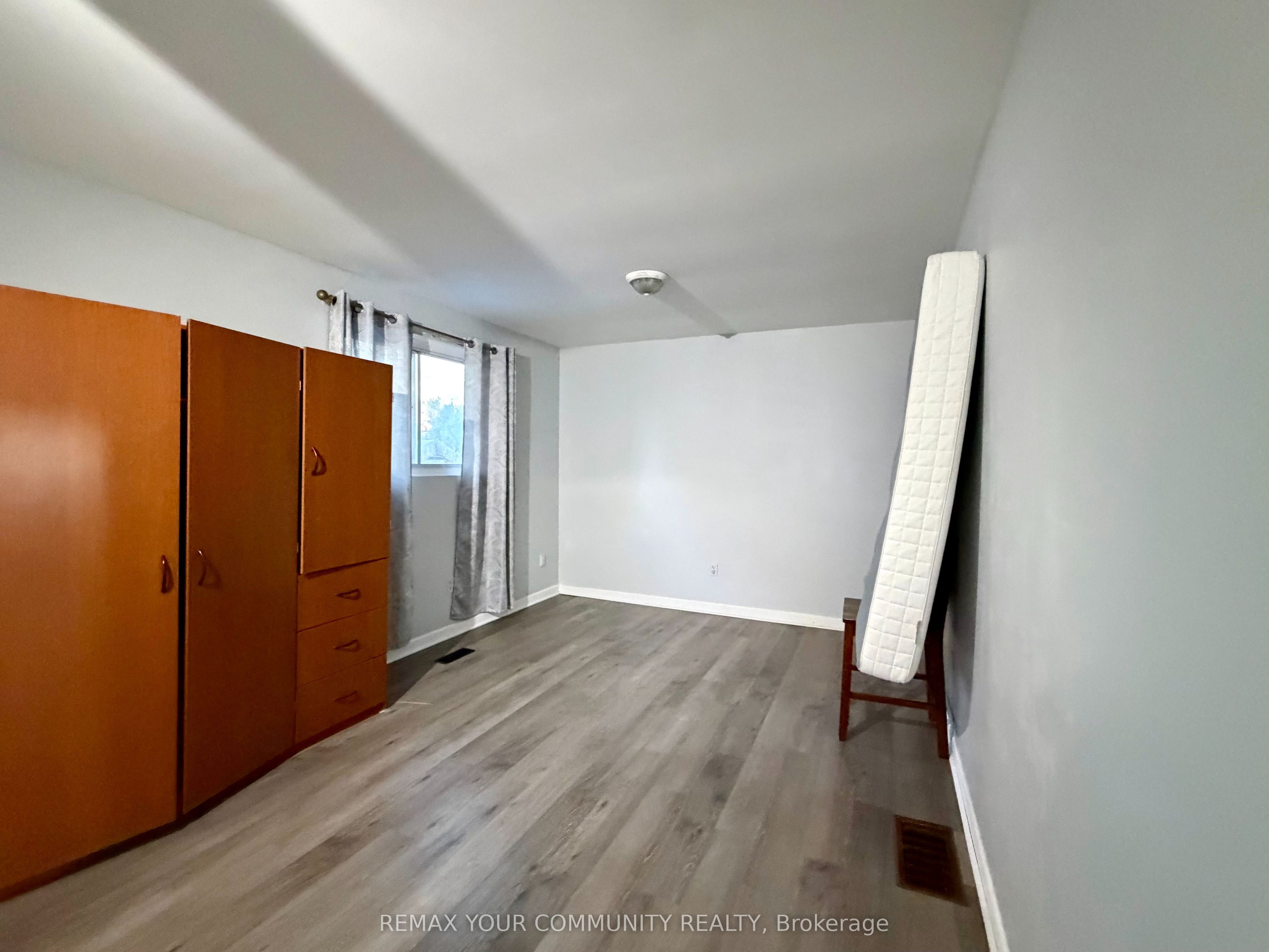 15 Hutcherson Square Property Photo 13