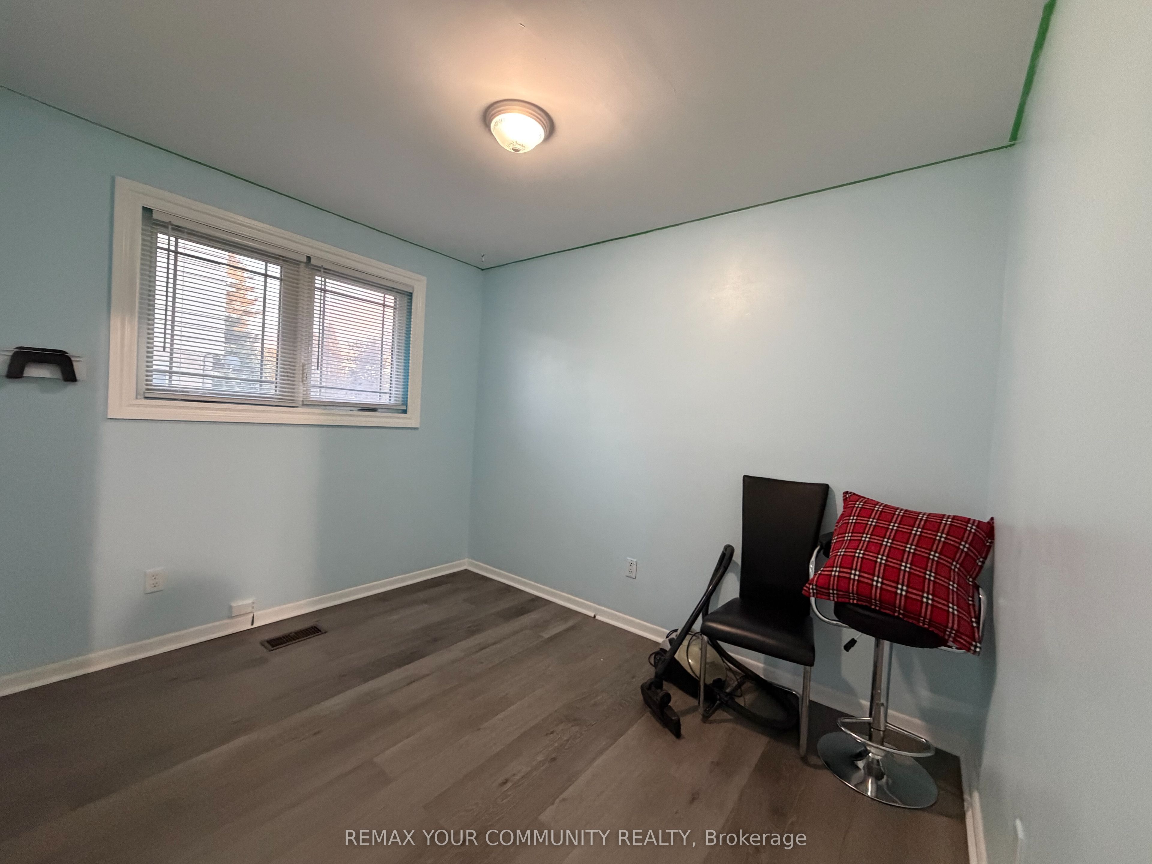 15 Hutcherson Square Property Photo 15