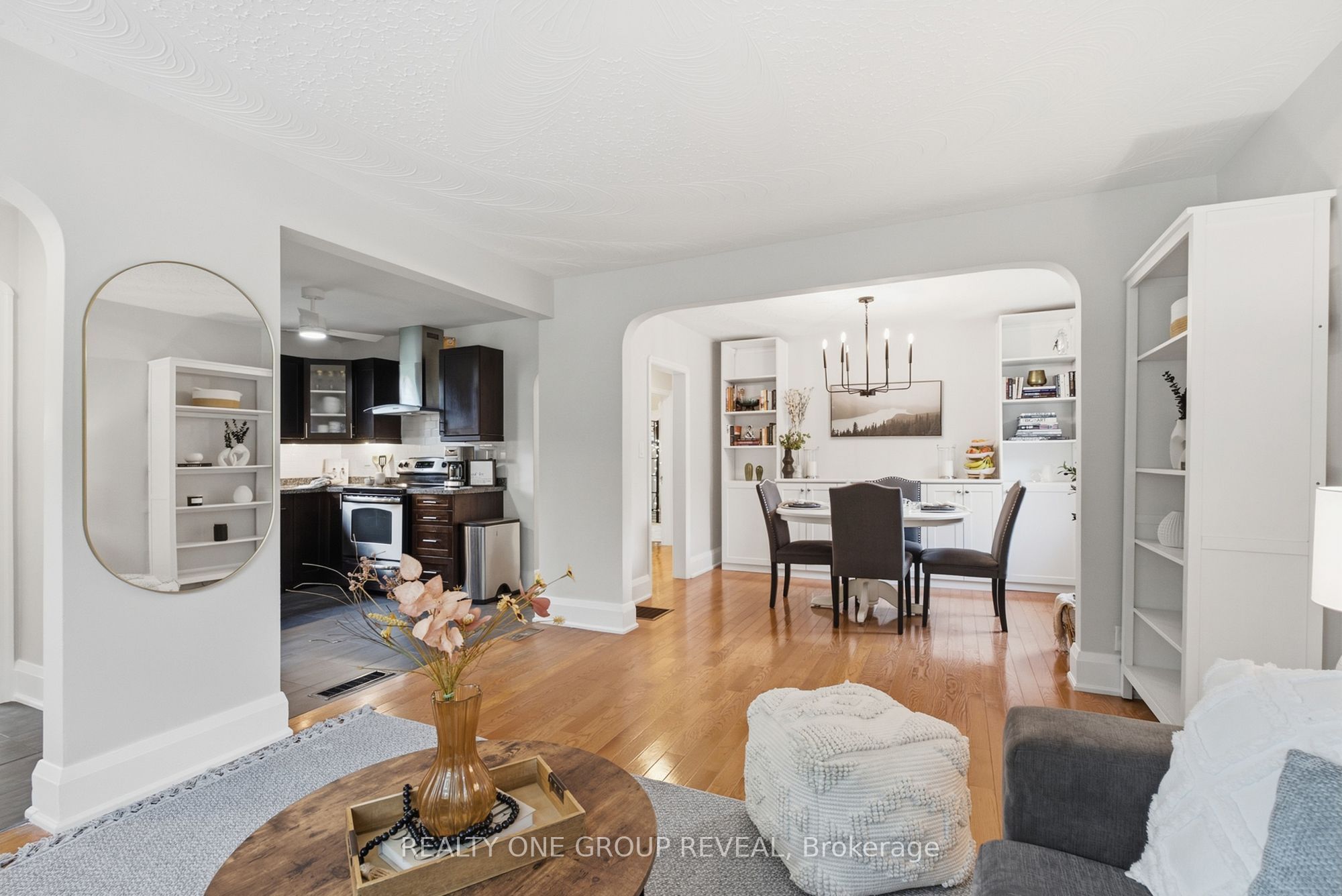 890 Grierson Street Property Photo 10