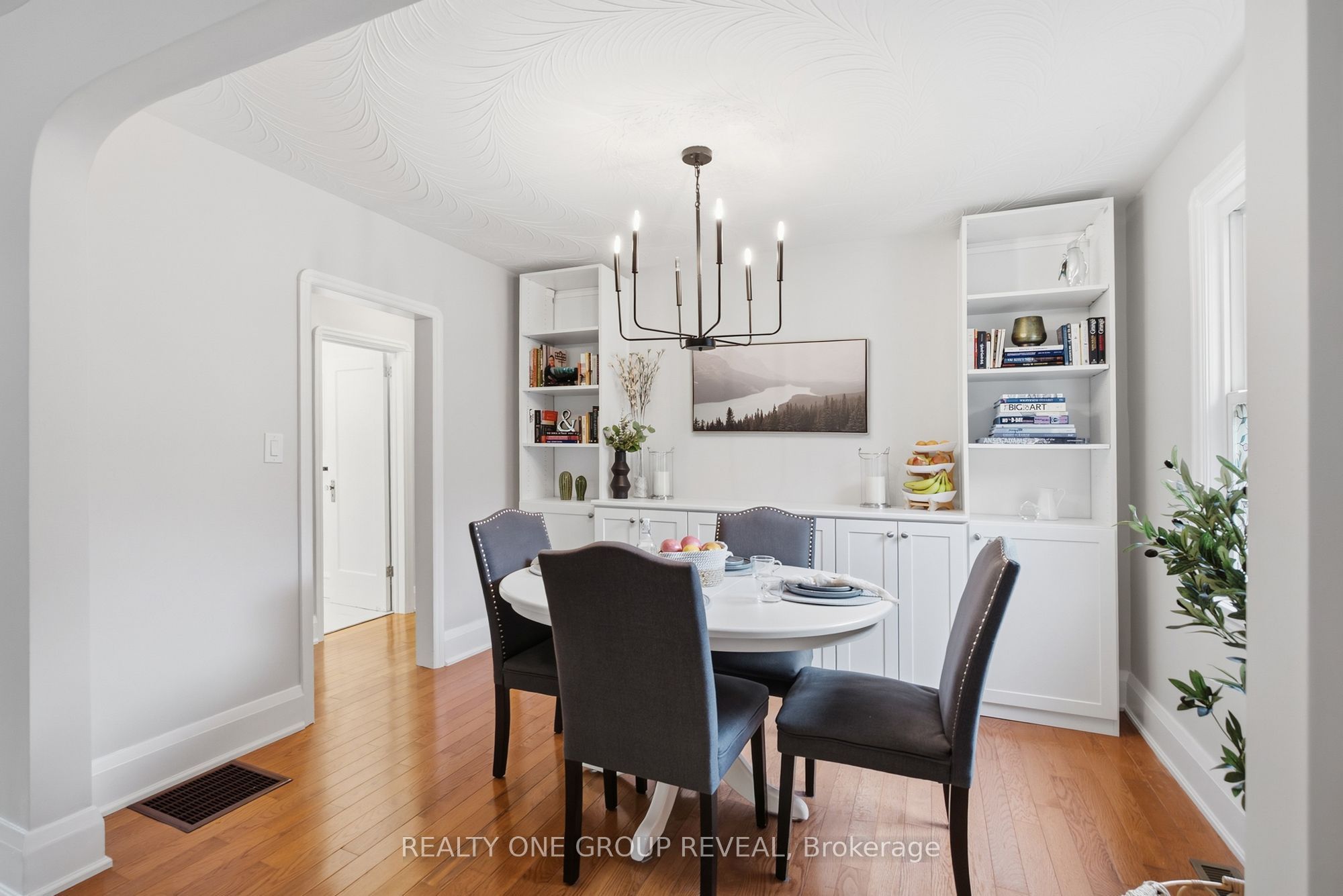 890 Grierson Street Property Photo 14