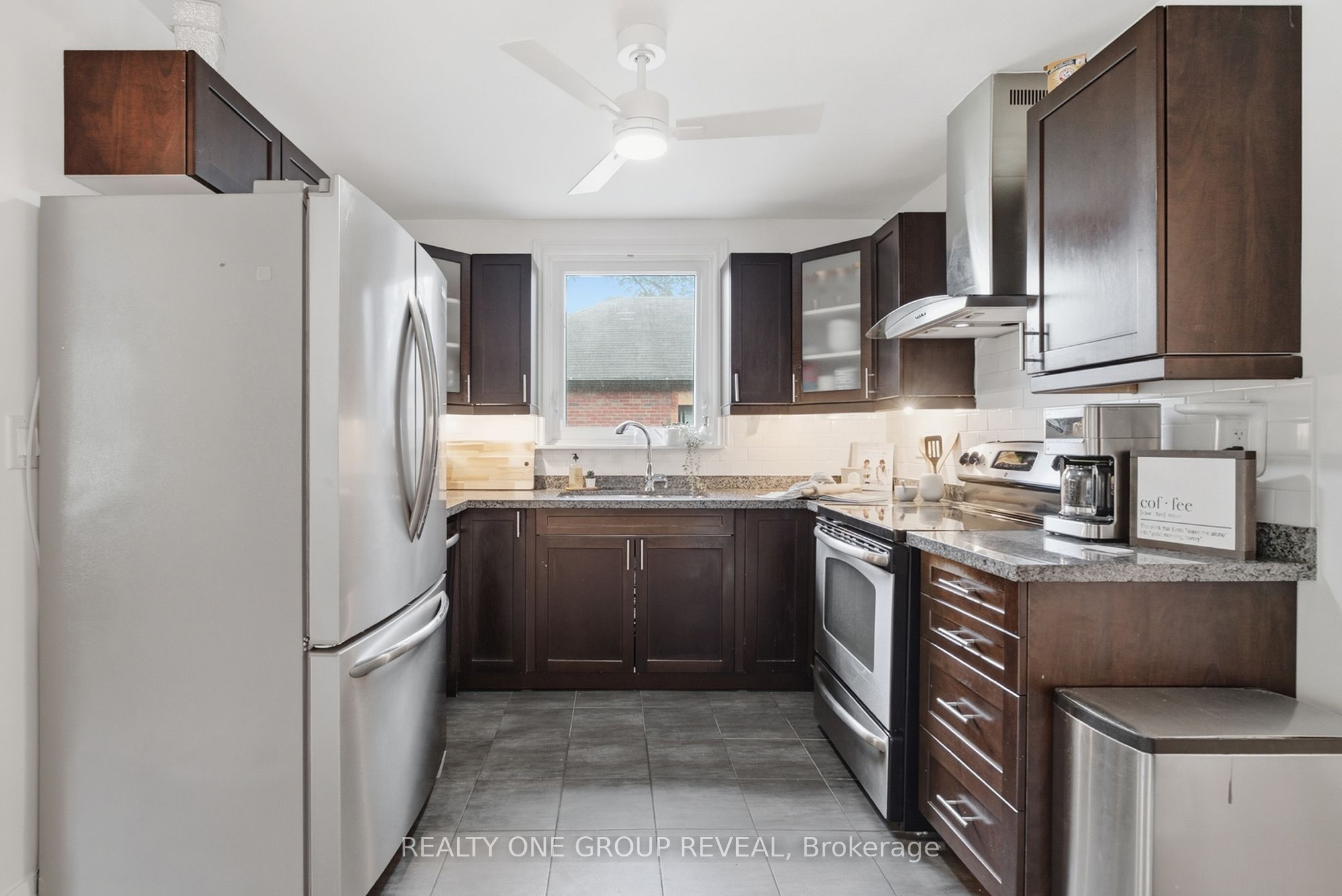 890 Grierson Street Property Photo 16