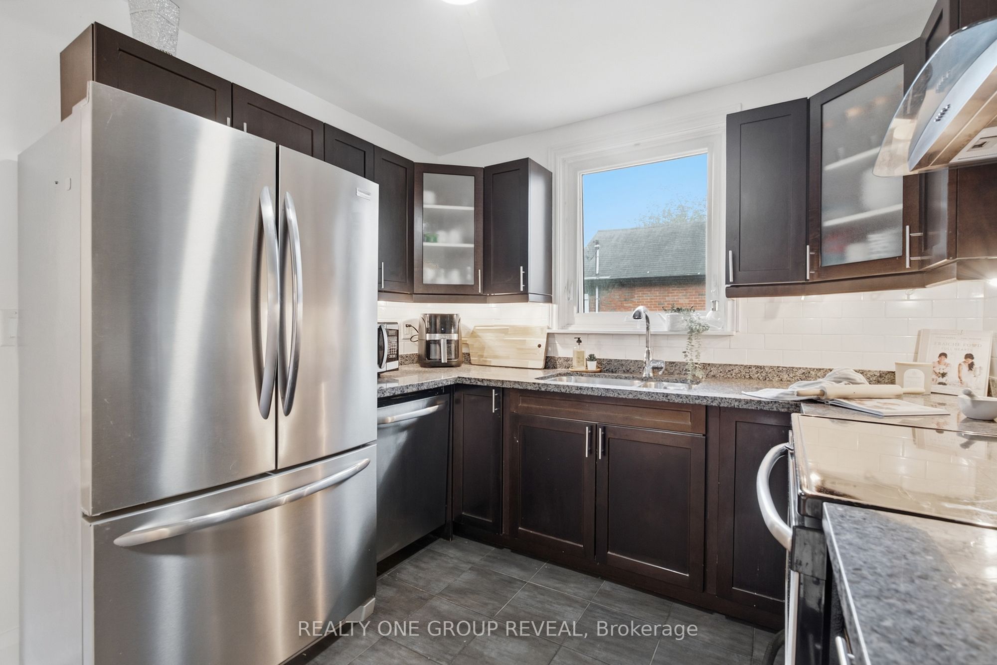 890 Grierson Street Property Photo 18