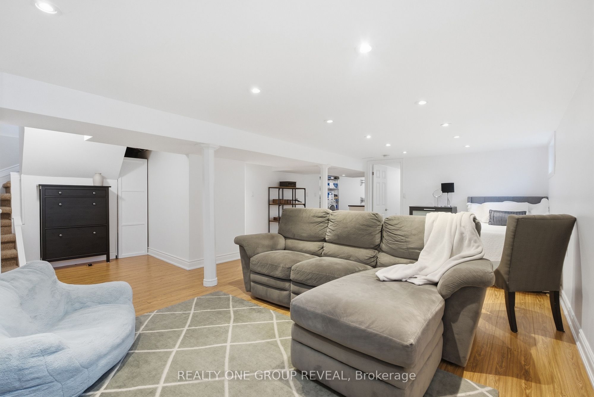 890 Grierson Street Property Photo 34