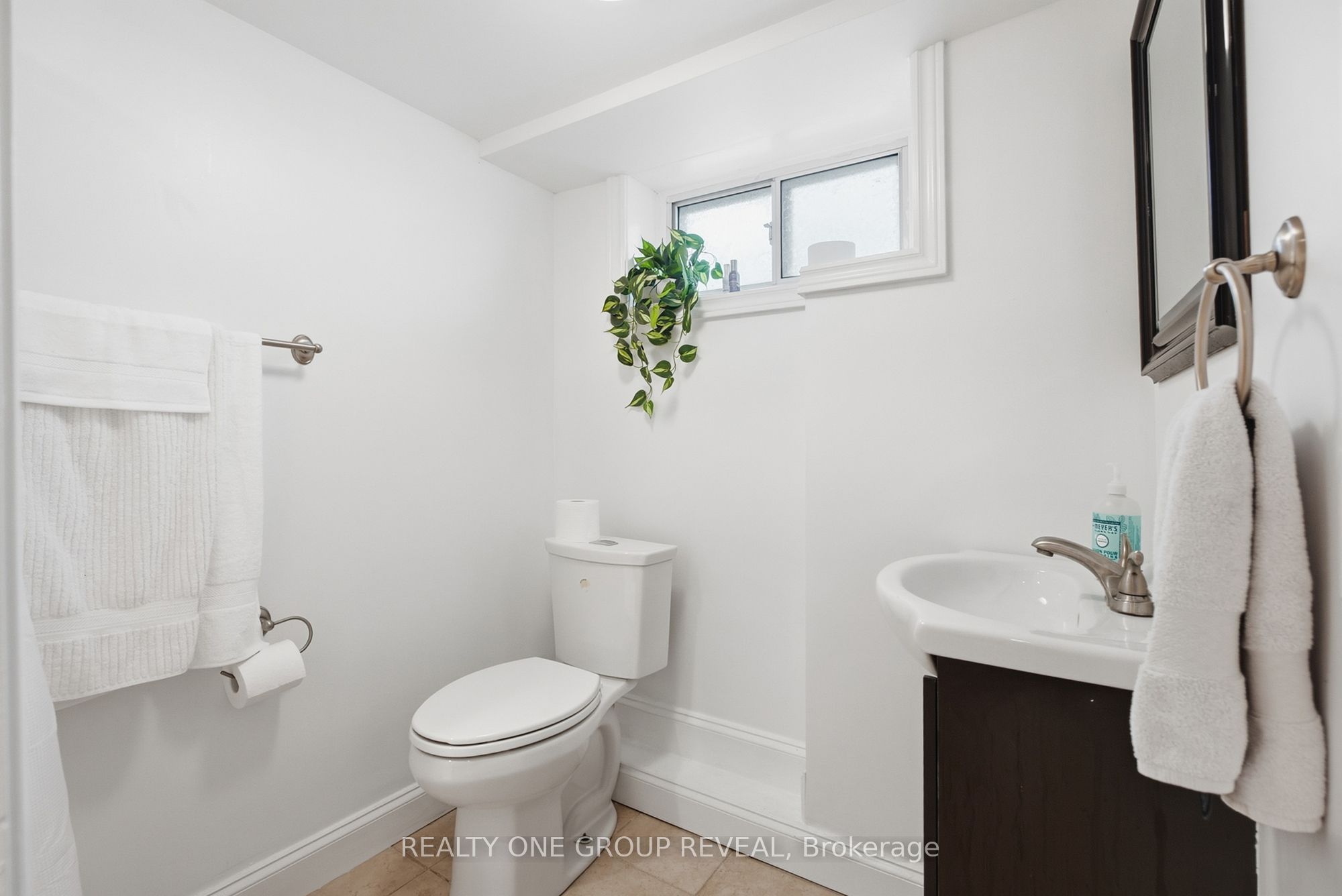 890 Grierson Street Property Photo 39