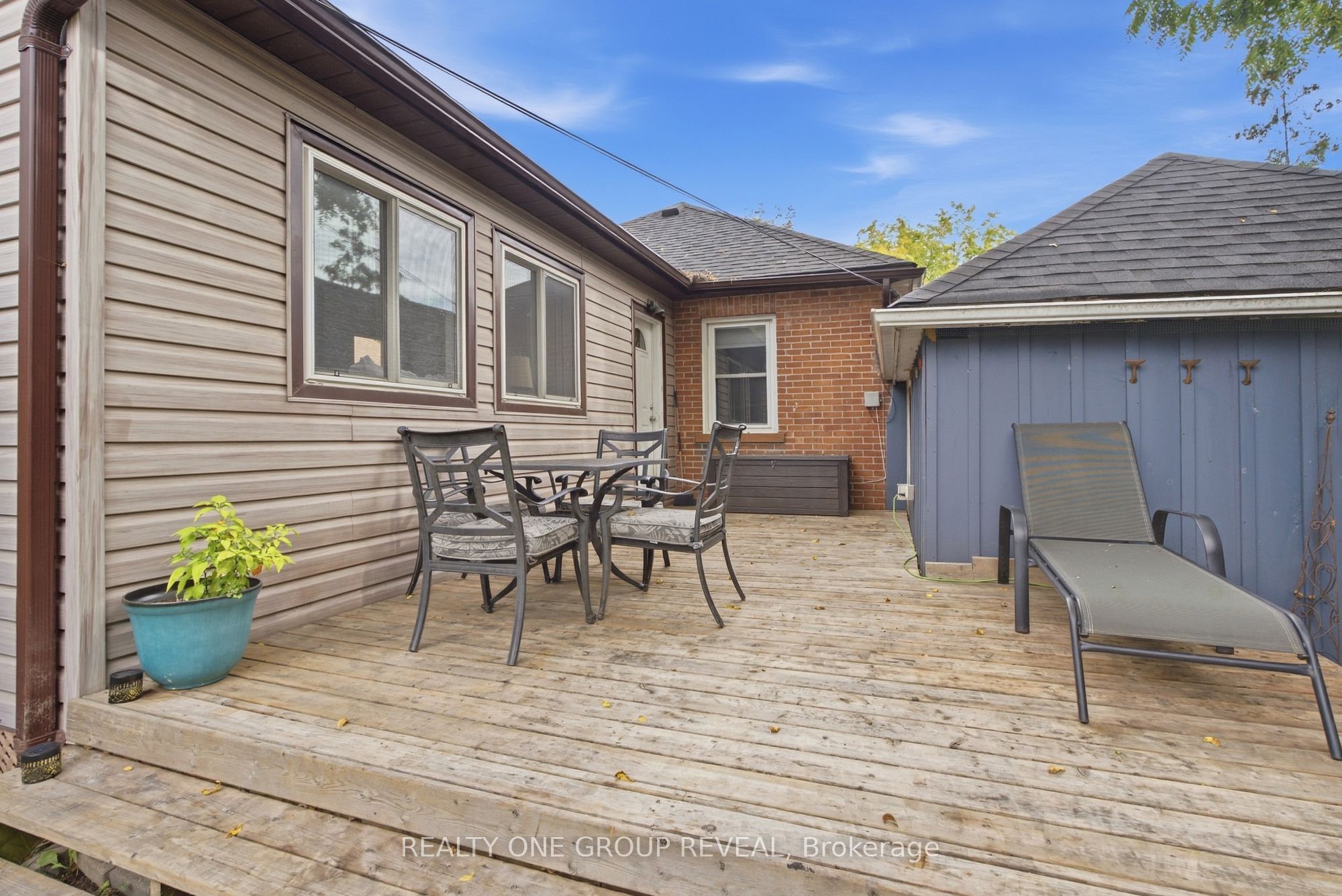 890 Grierson Street Property Photo 41