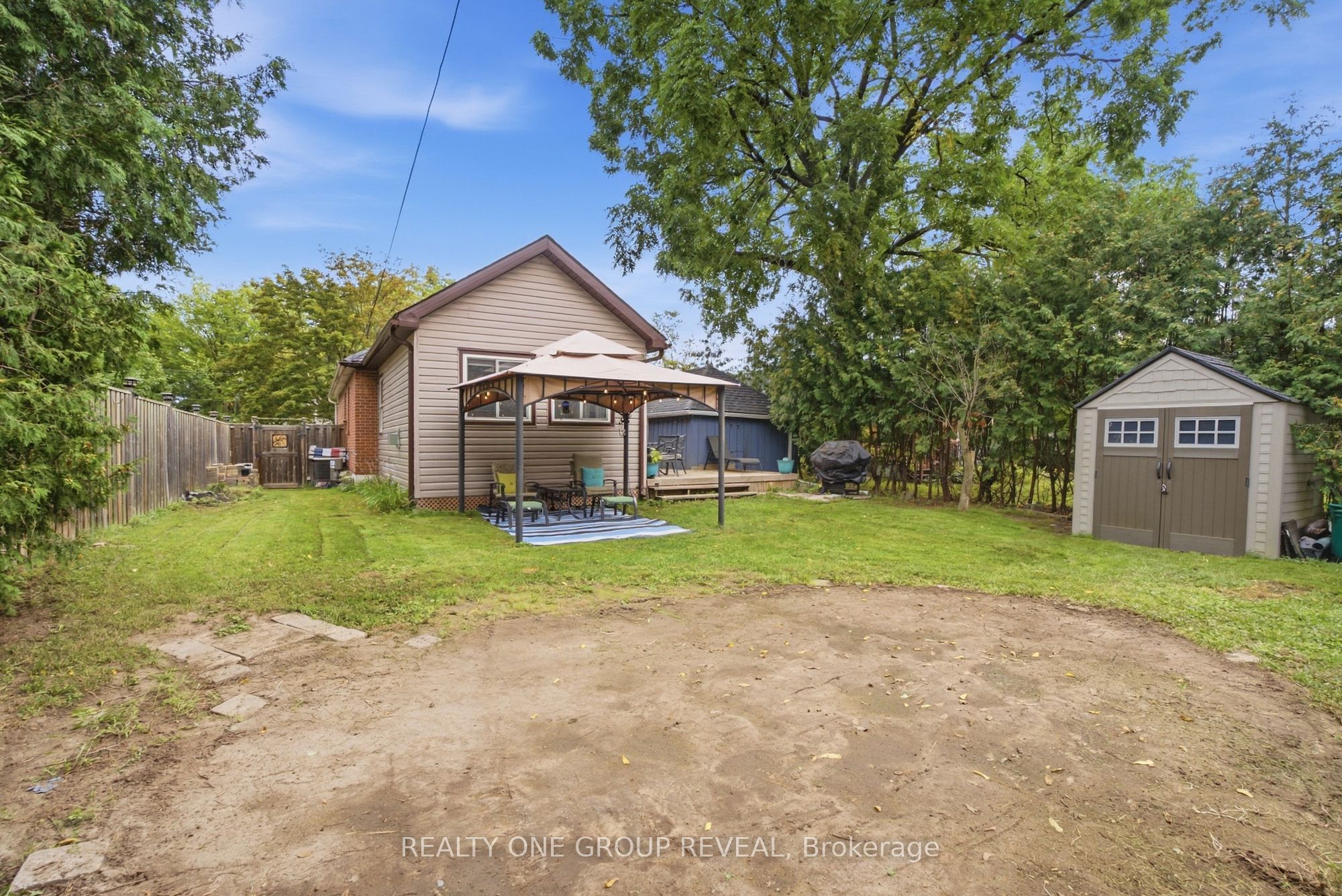 890 Grierson Street Property Photo 43