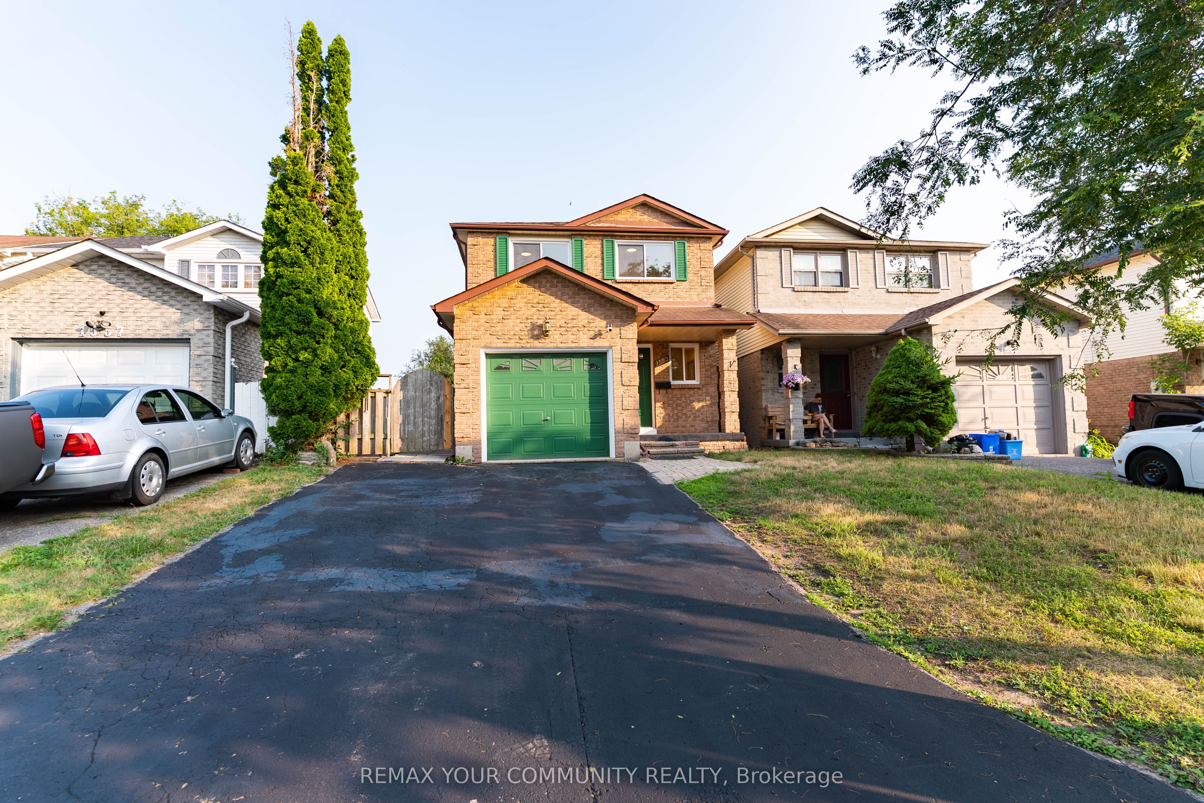 1553 Norwill Crescent Property Photo 1