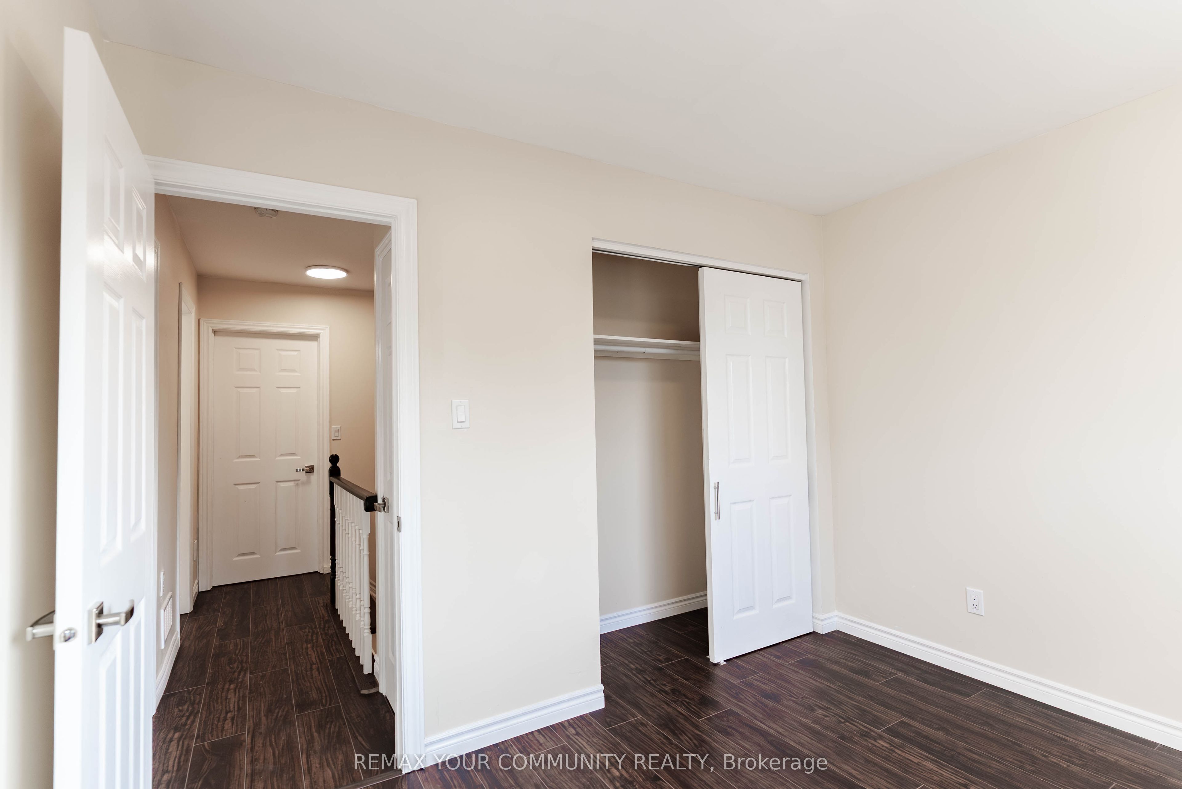 1553 Norwill Crescent Property Photo 19
