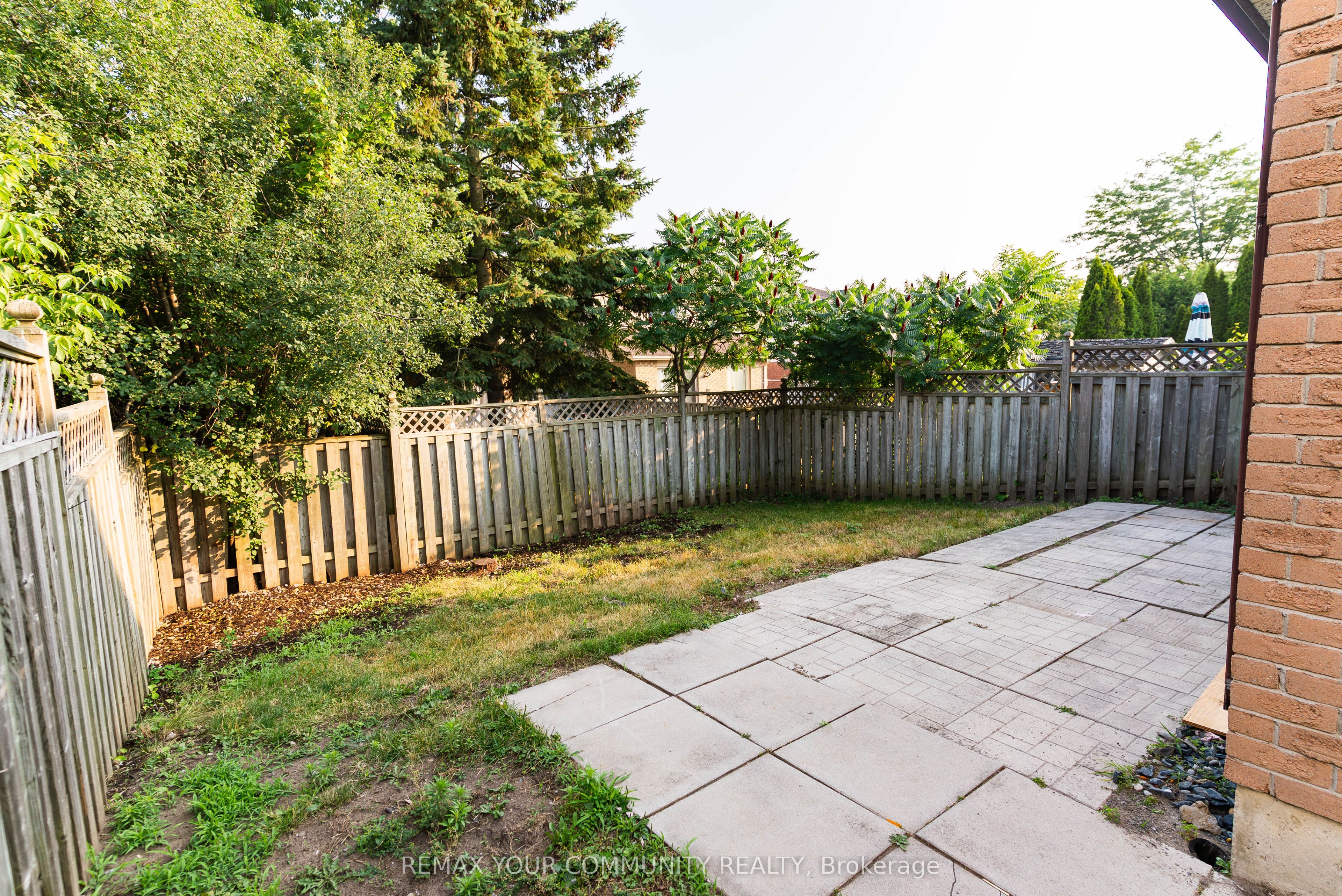 1553 Norwill Crescent Property Photo 26