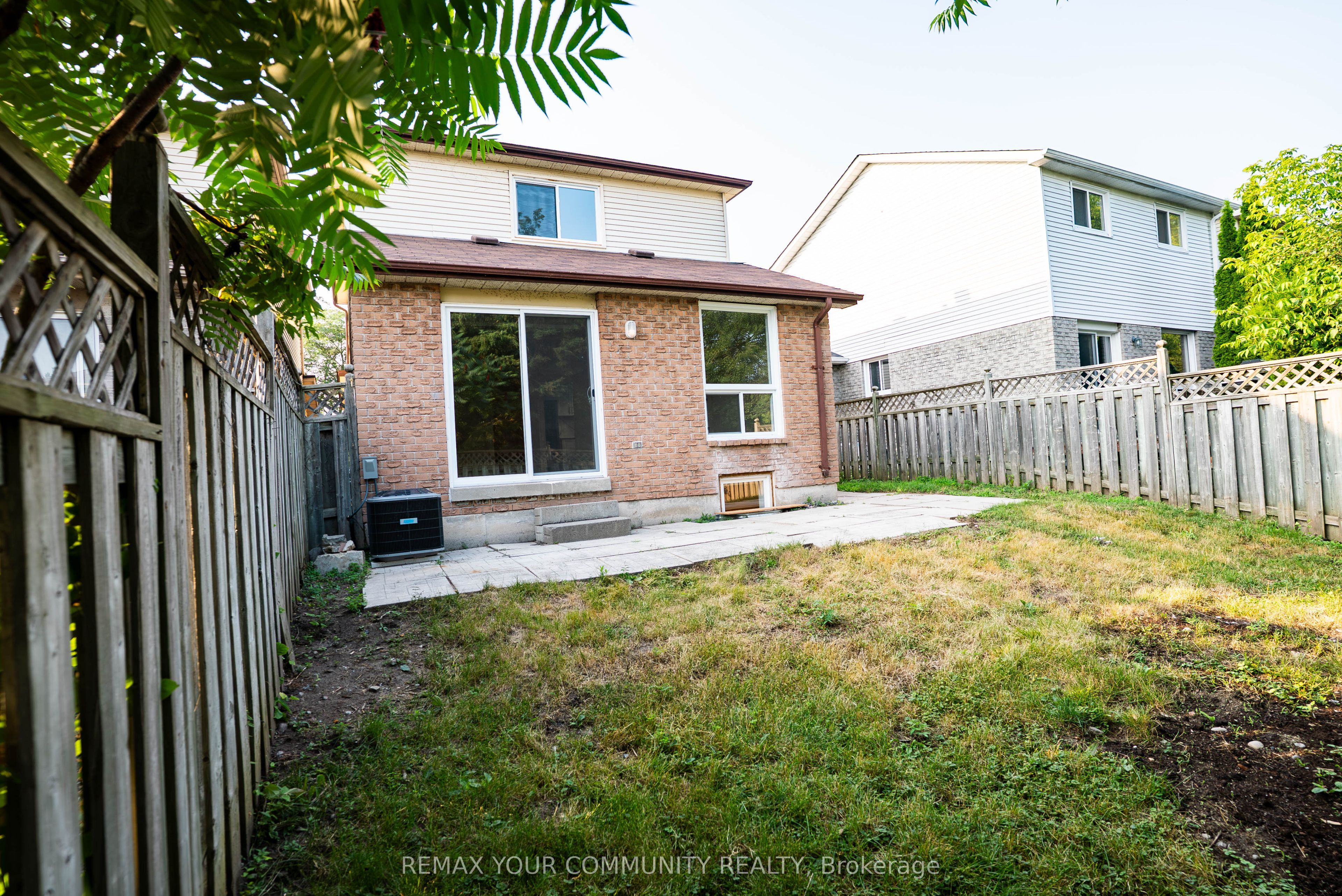 1553 Norwill Crescent Property Photo 37