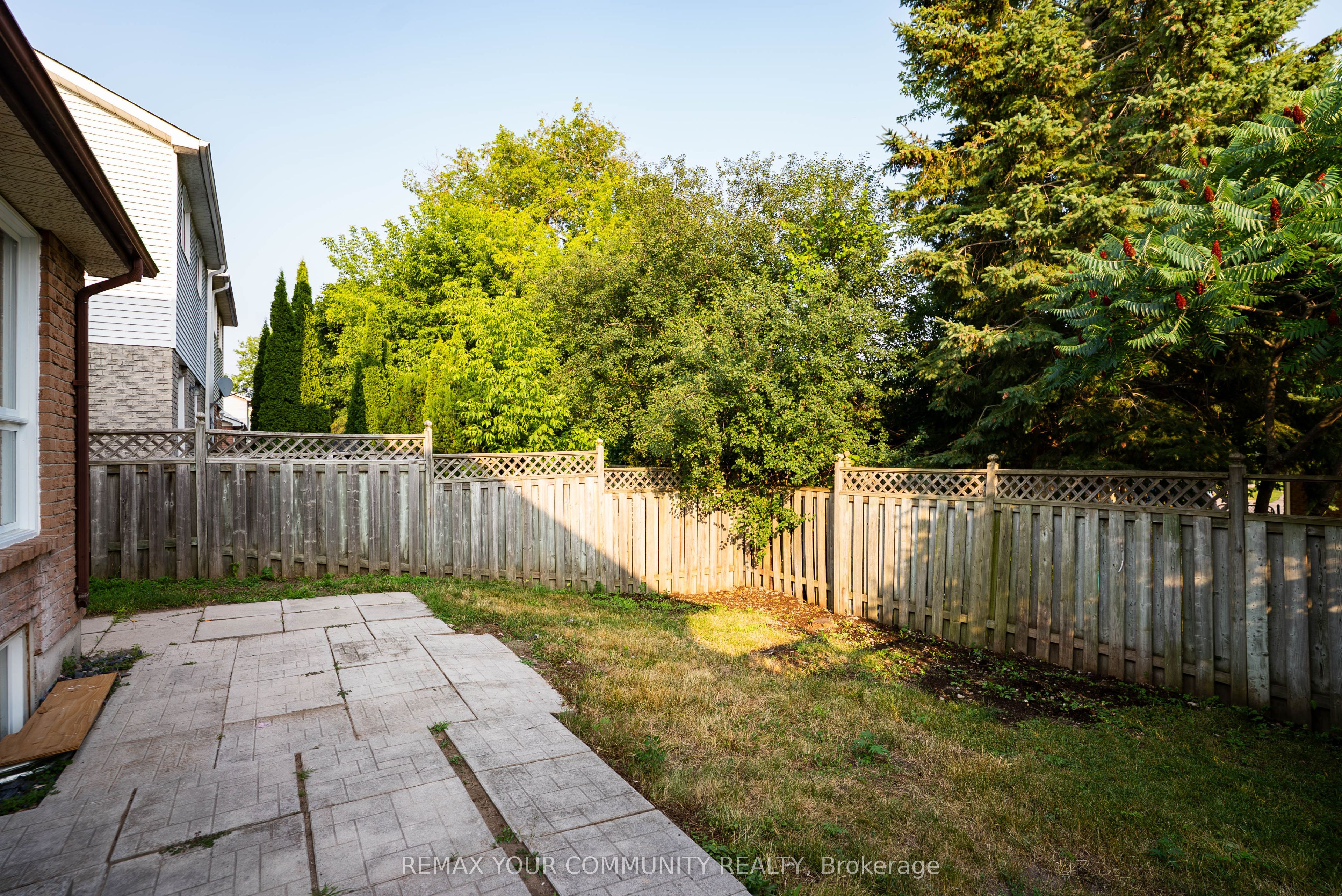 1553 Norwill Crescent Property Photo 38
