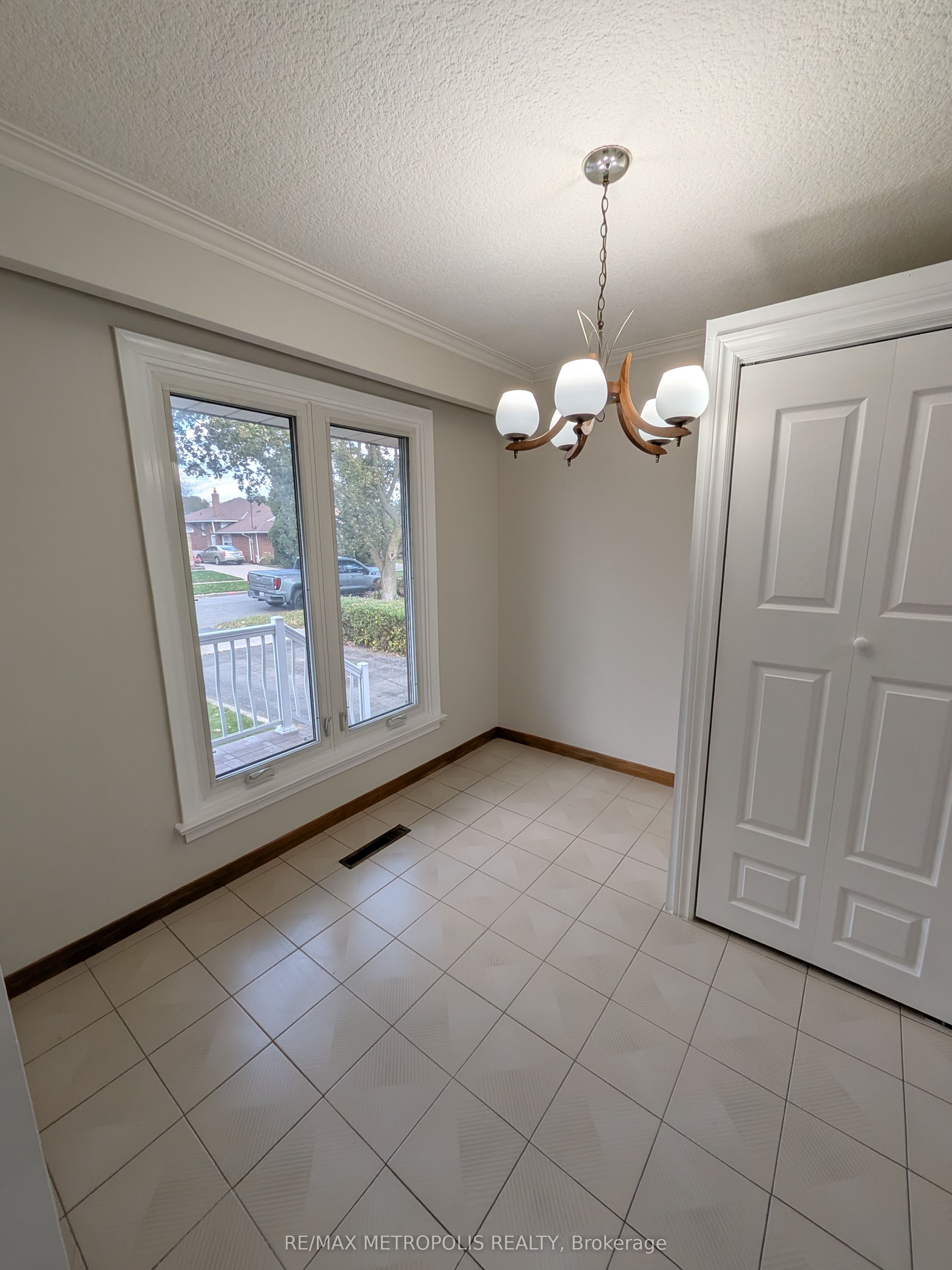 43 Lewiston Road Main Property Photo 5