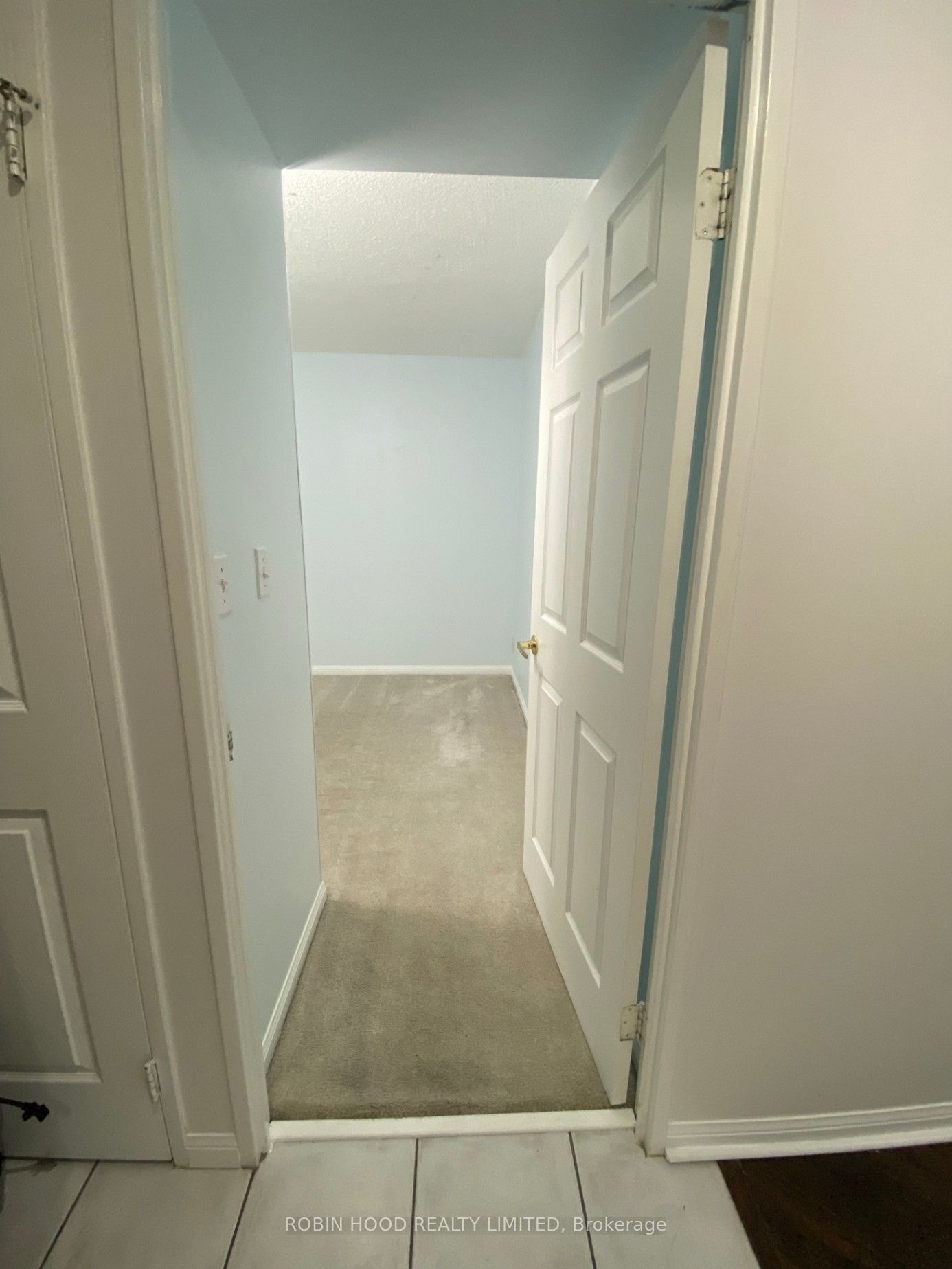 11 Lee Centre Drive 1805 Property Photo 2