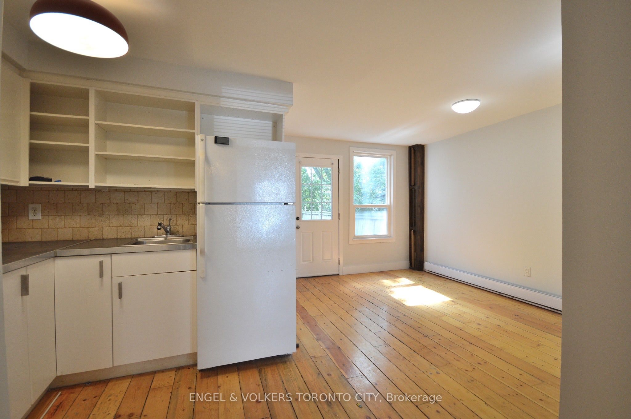 1801 Dundas Street E Main Floor Property Photo 4