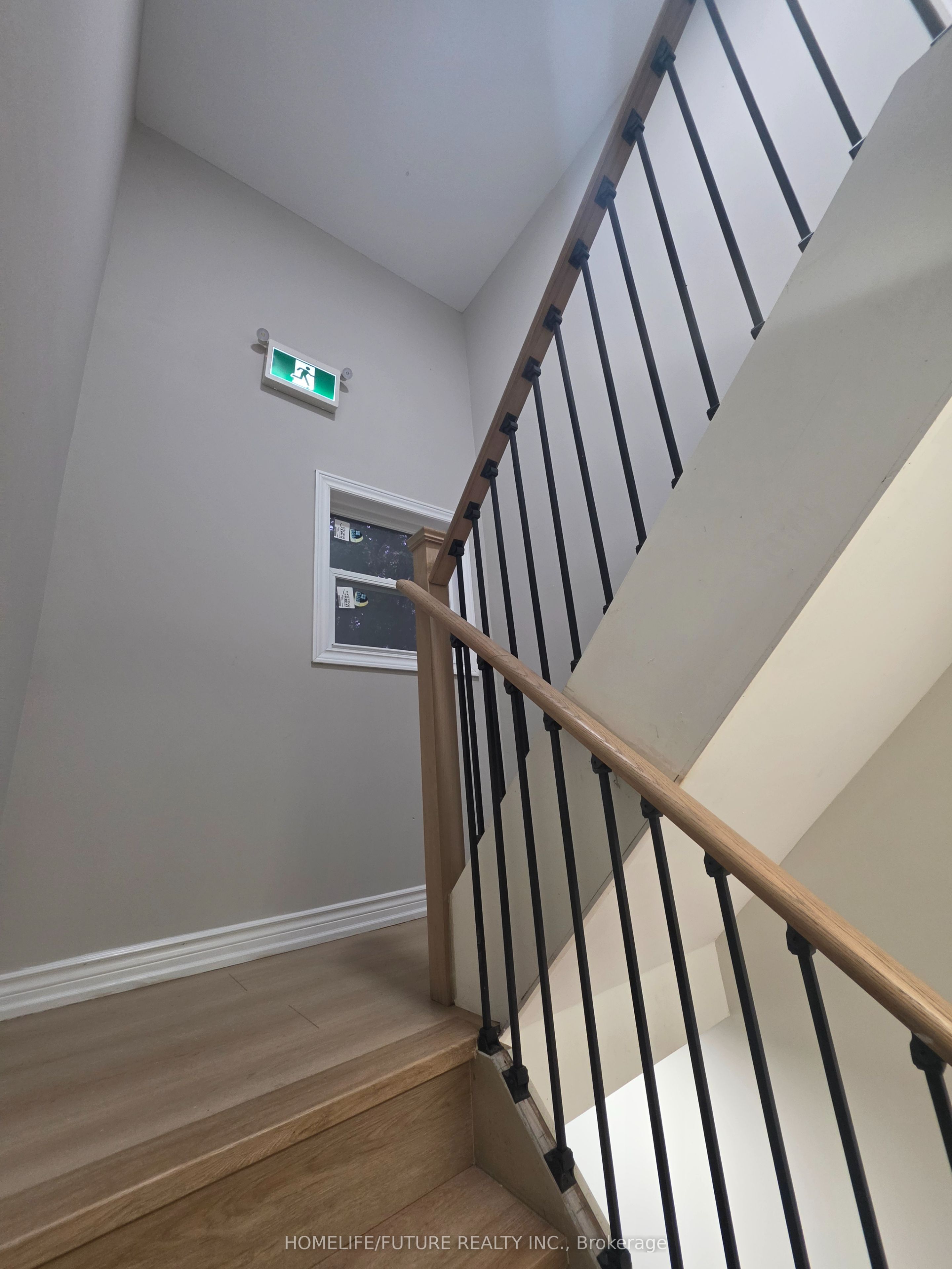 2983 Lawrence Avenue E Property Photo 1