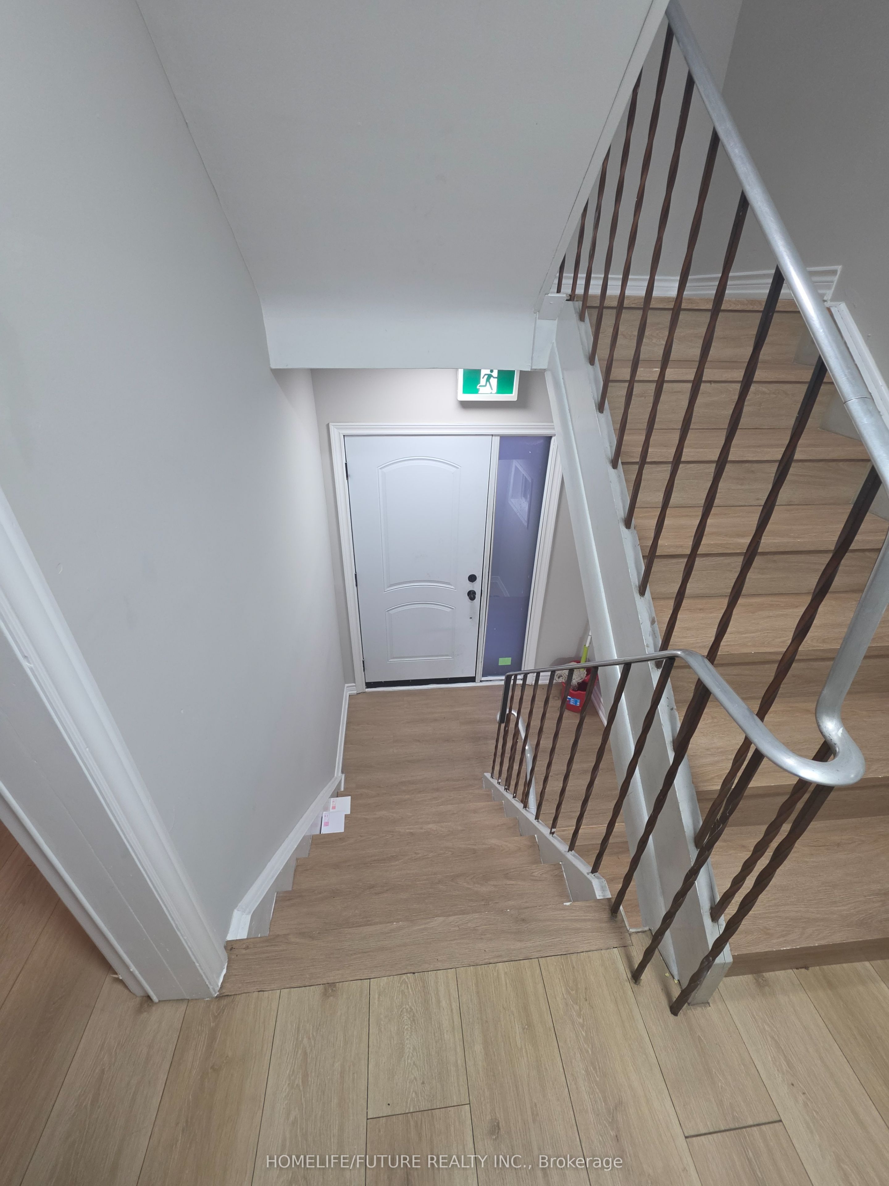 2983 Lawrence Avenue E Property Photo 5