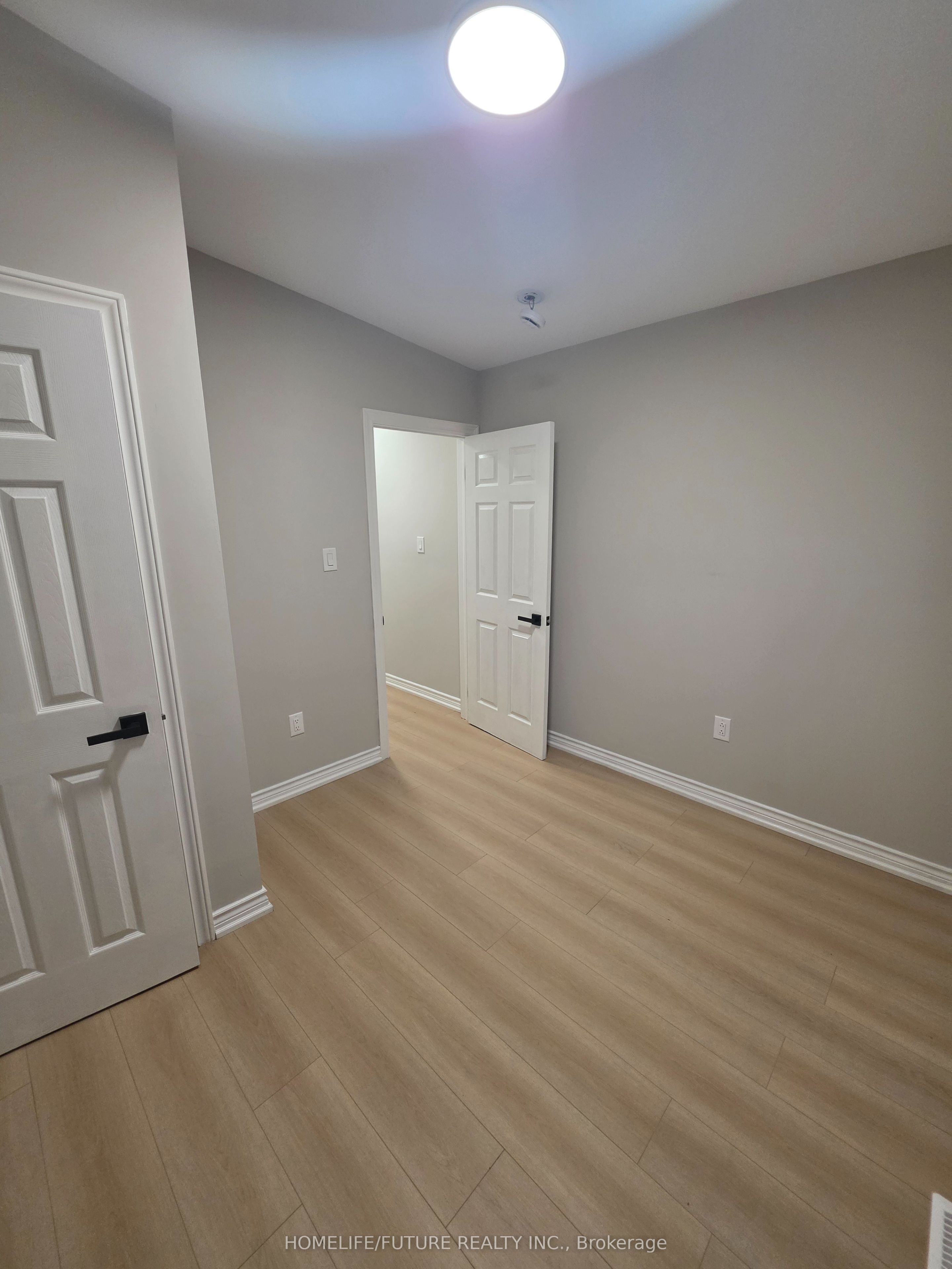 2983 Lawrence Avenue E Property Photo 6