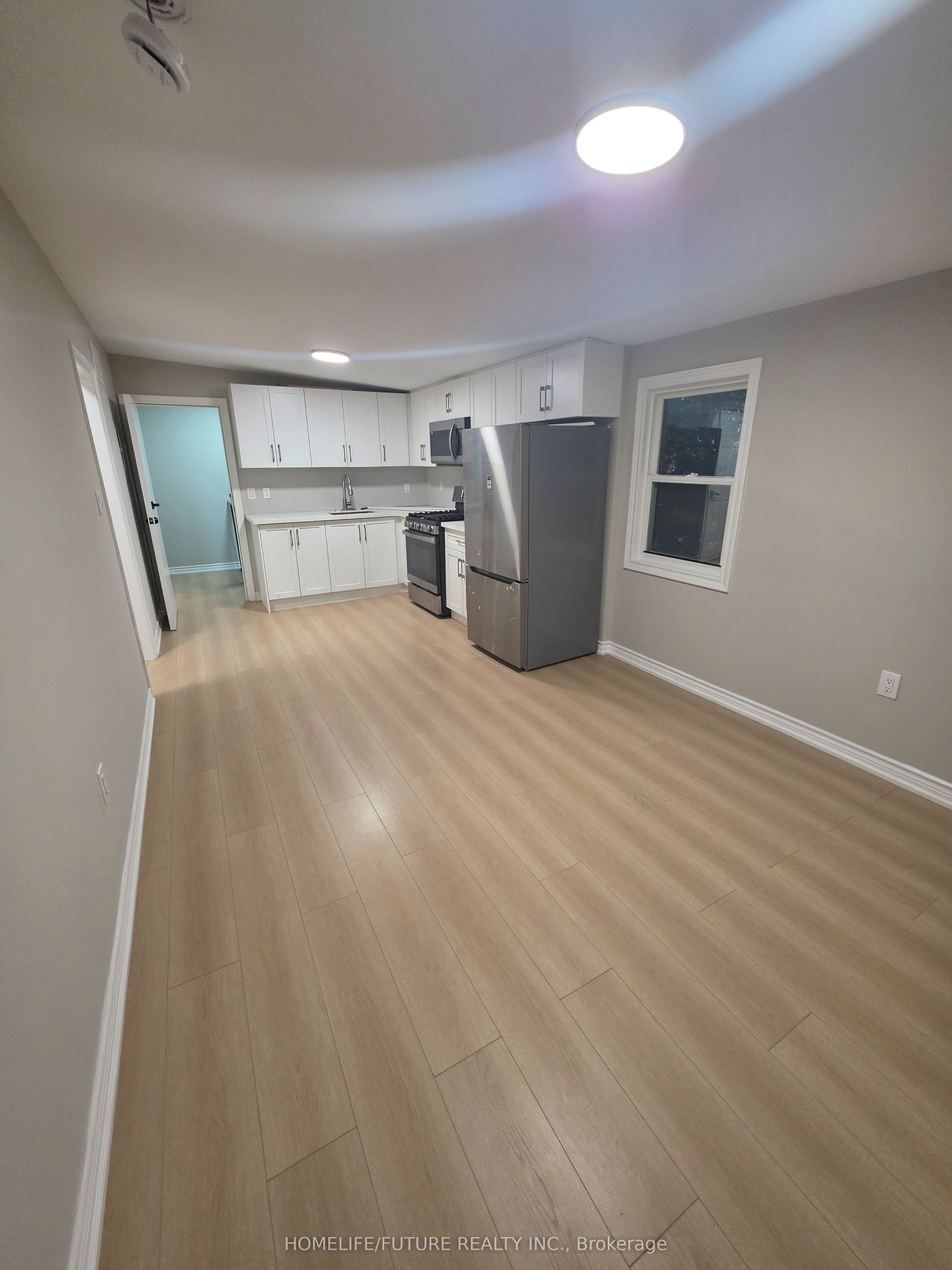 2983 Lawrence Avenue E Property Photo 11