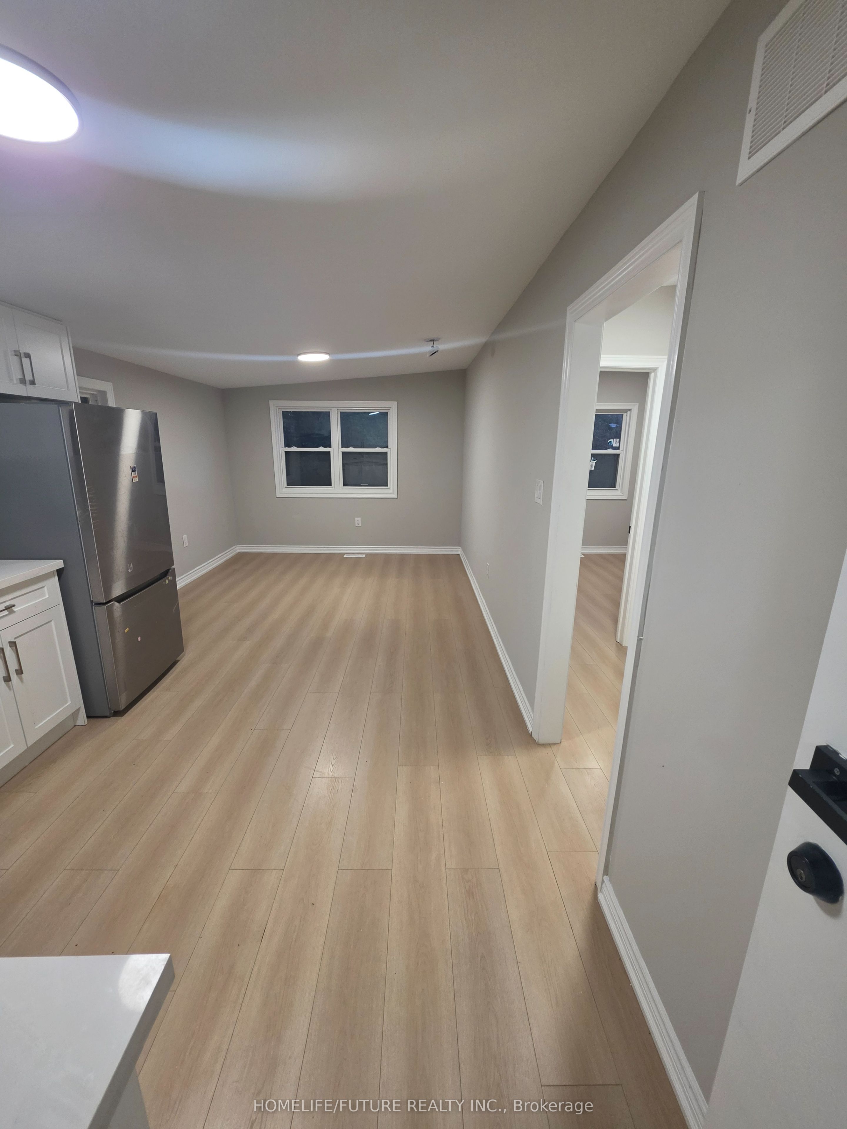2983 Lawrence Avenue E Property Photo 12