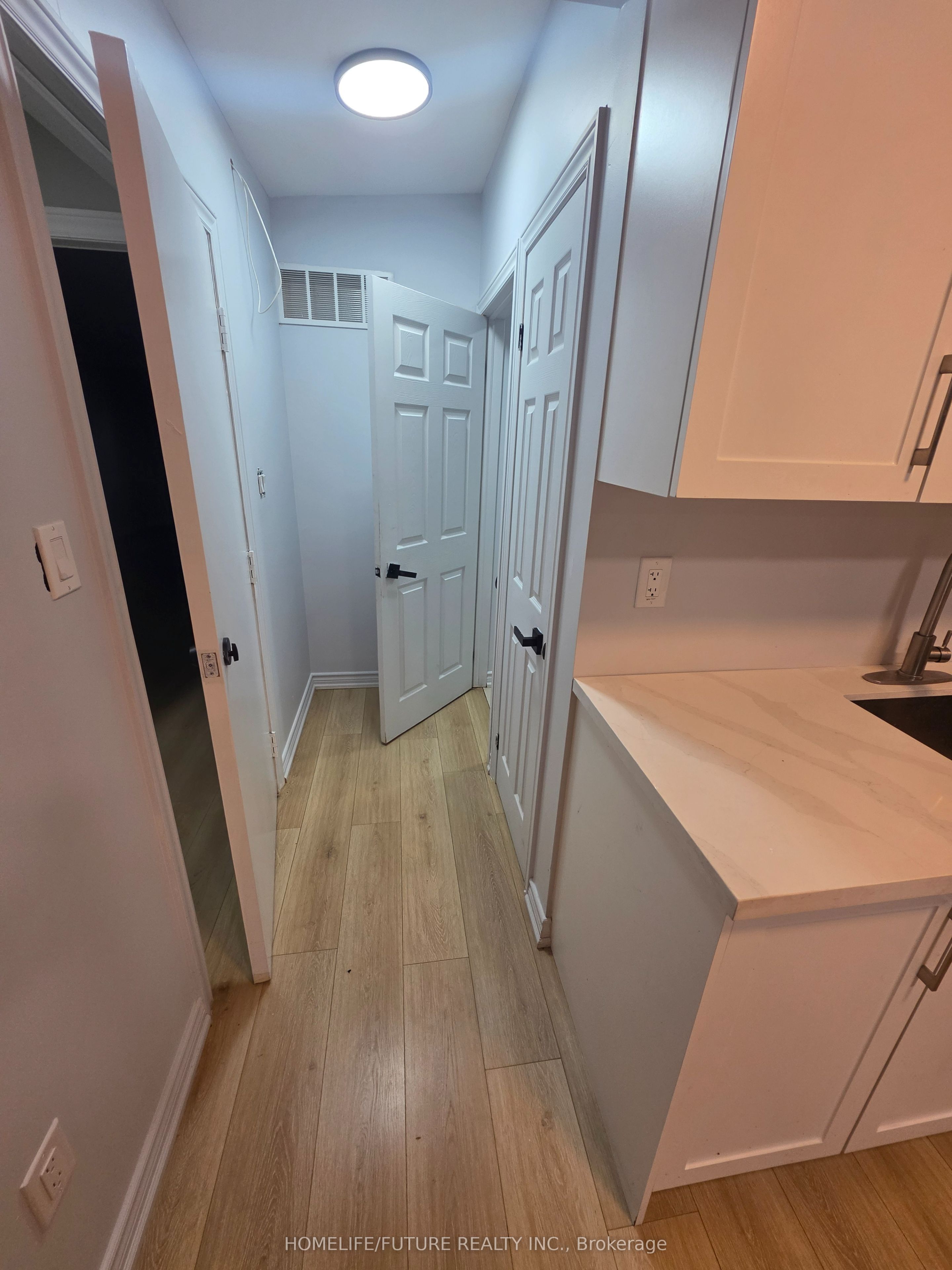 2983 Lawrence Avenue E Property Photo 16