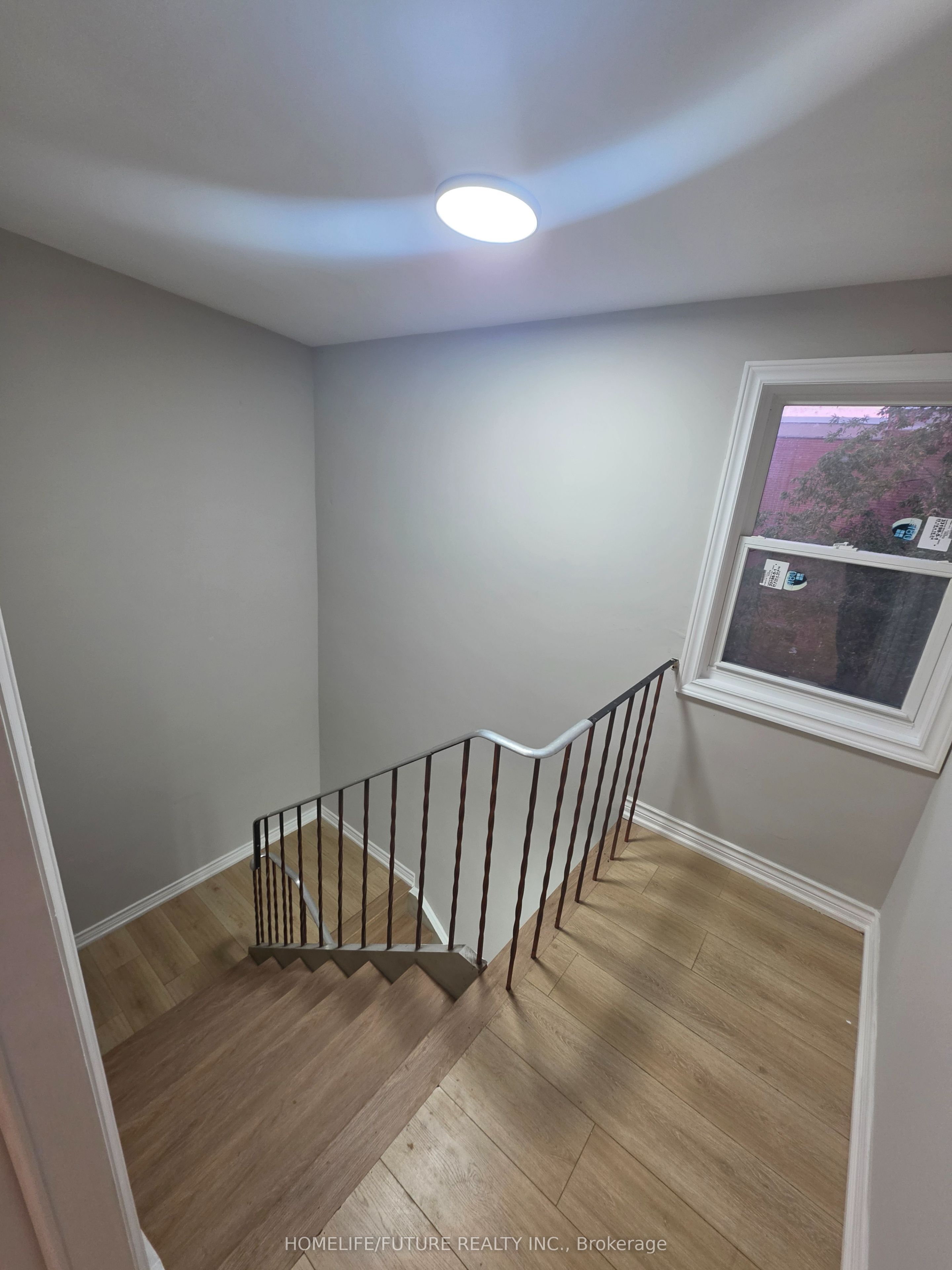 2983 Lawrence Avenue E Property Photo 23