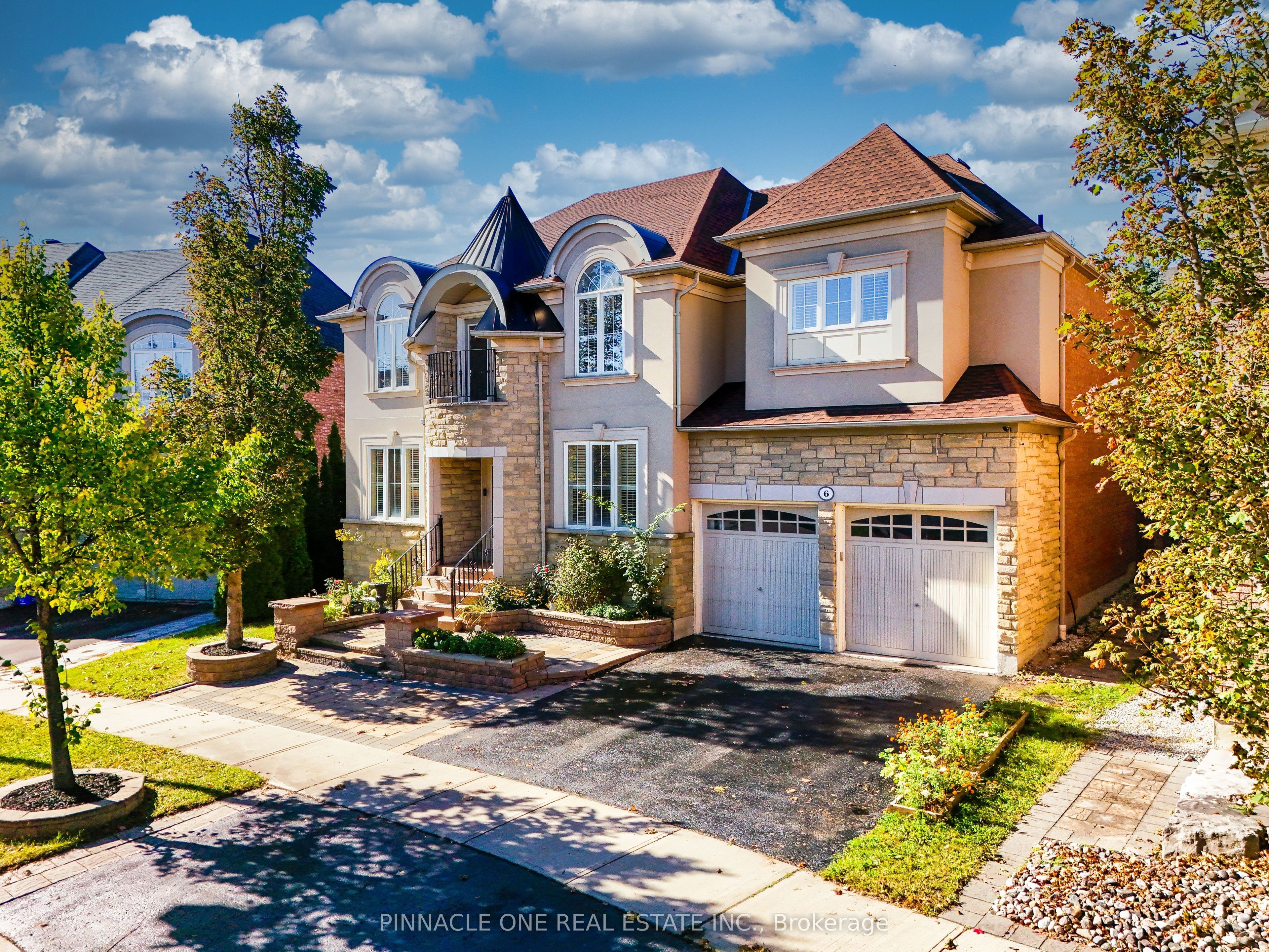 6 Dolby Crescent Property Photo 1