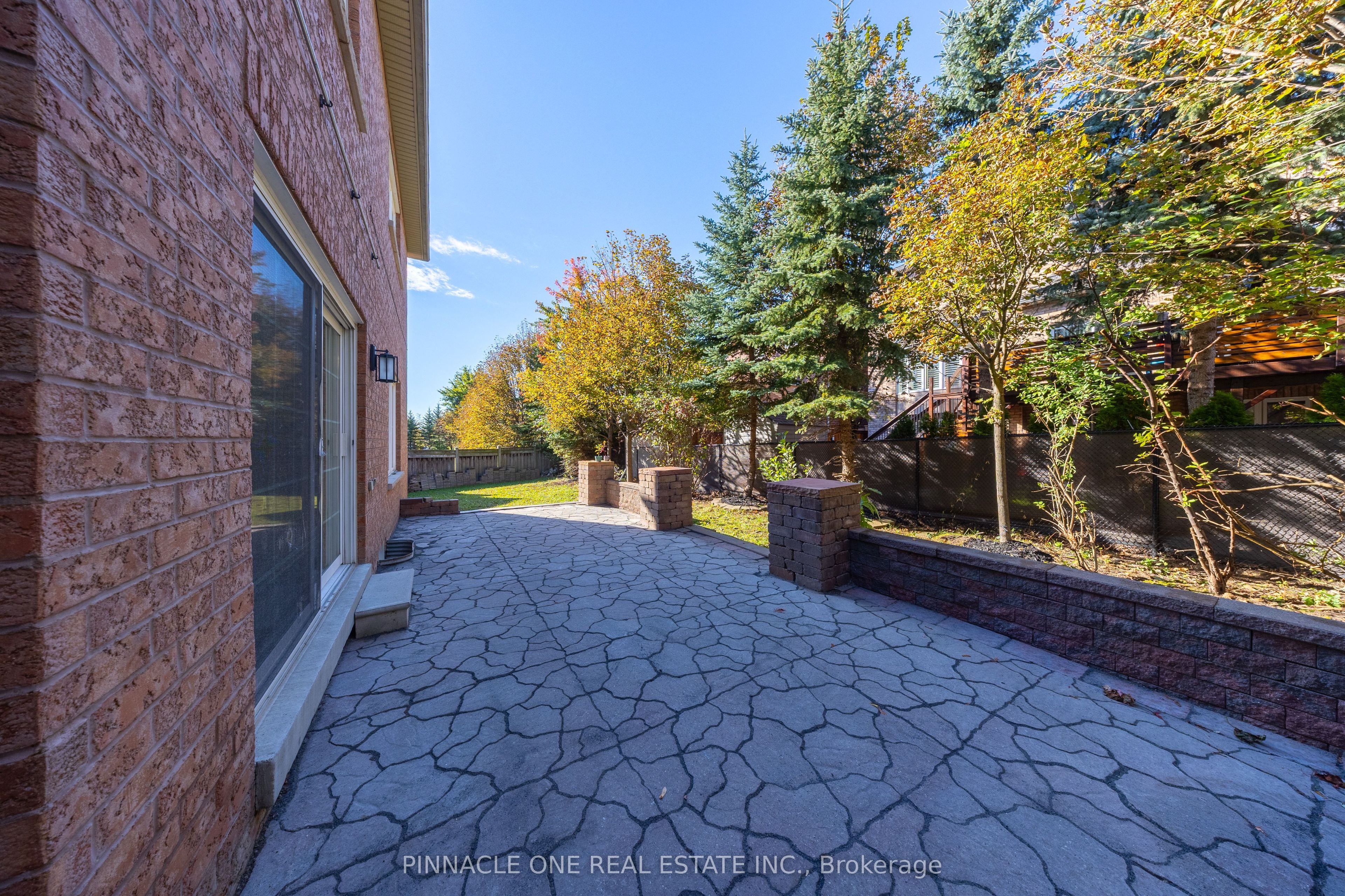 6 Dolby Crescent Property Photo 7