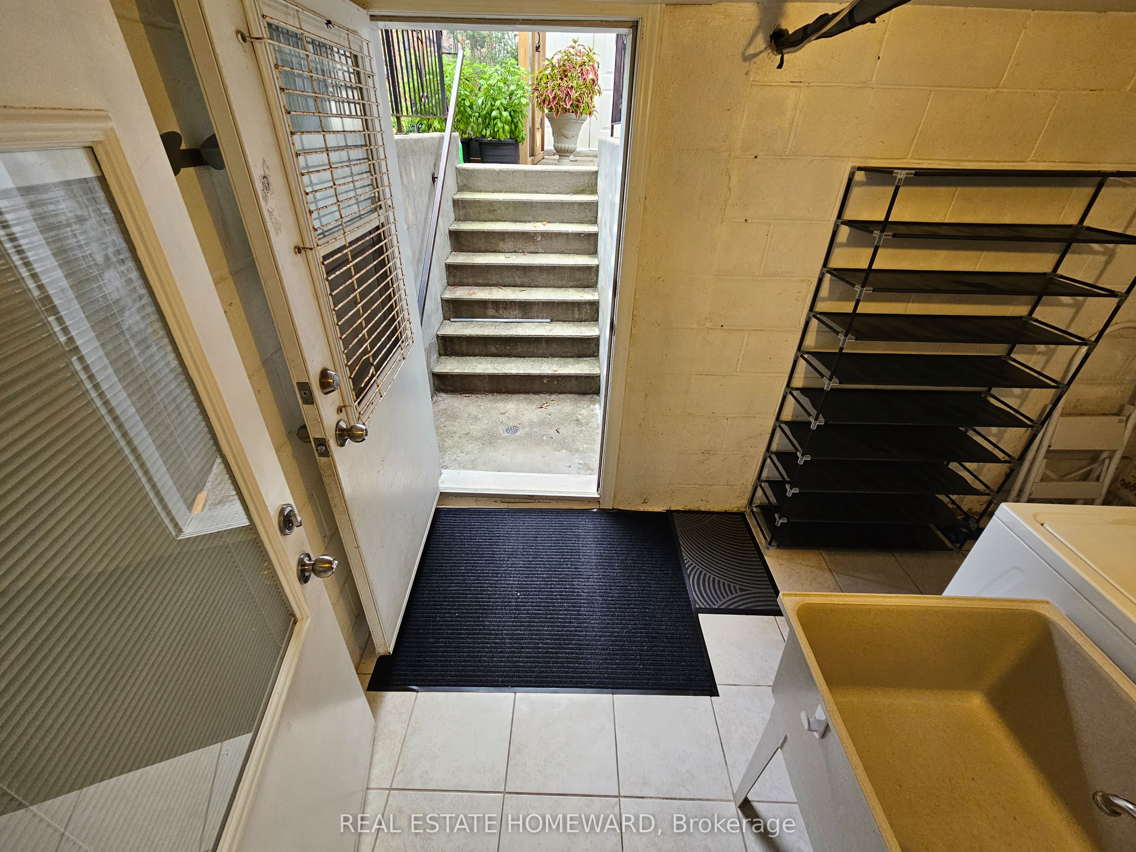 19 Keystone Avenue Lower Level Property Photo 4