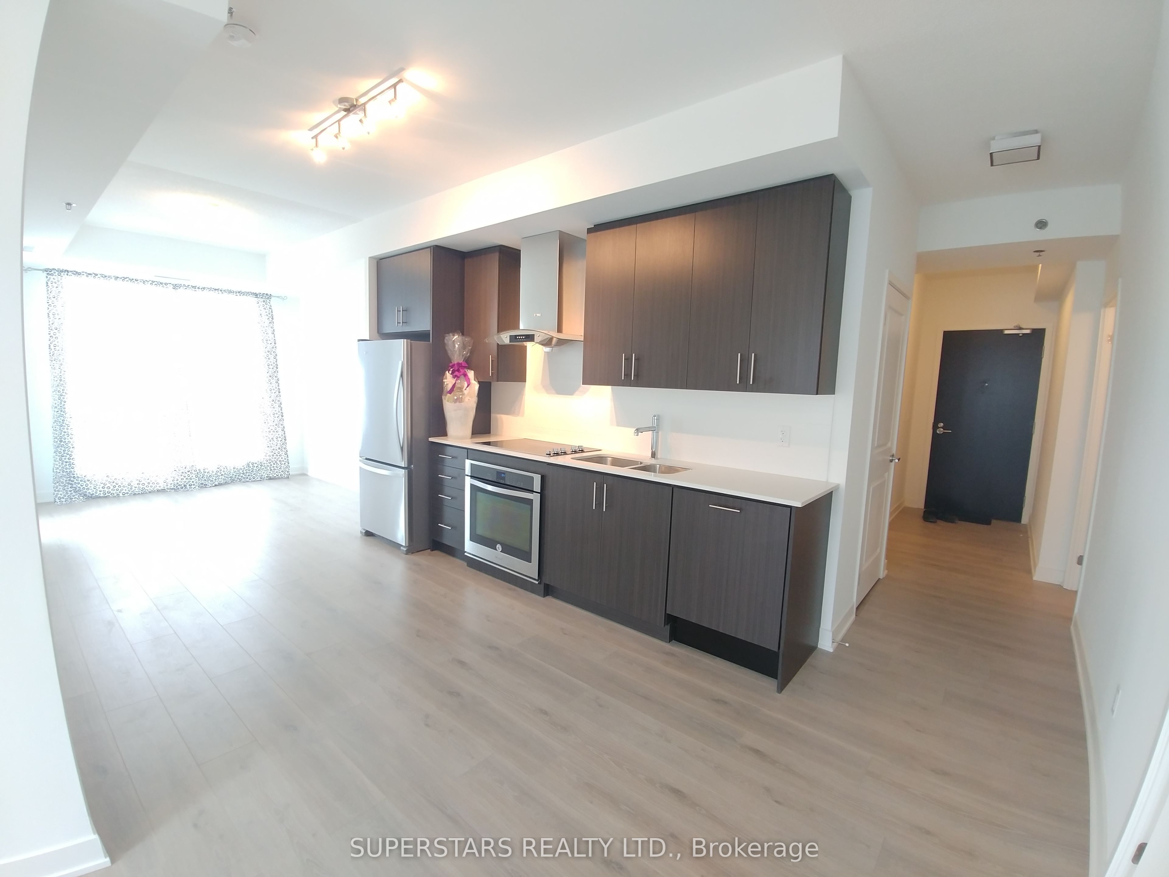 195 Bonis Avenue 1703 Property Photo 4