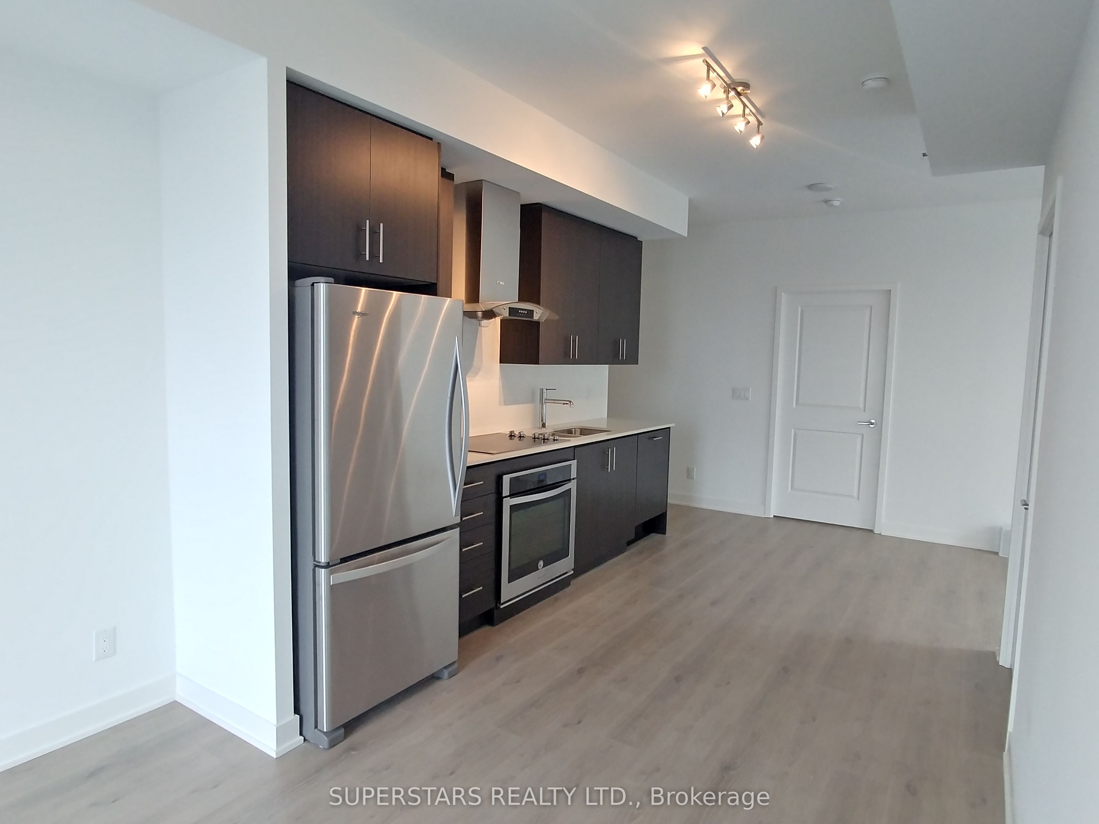 195 Bonis Avenue 1703 Property Photo 6