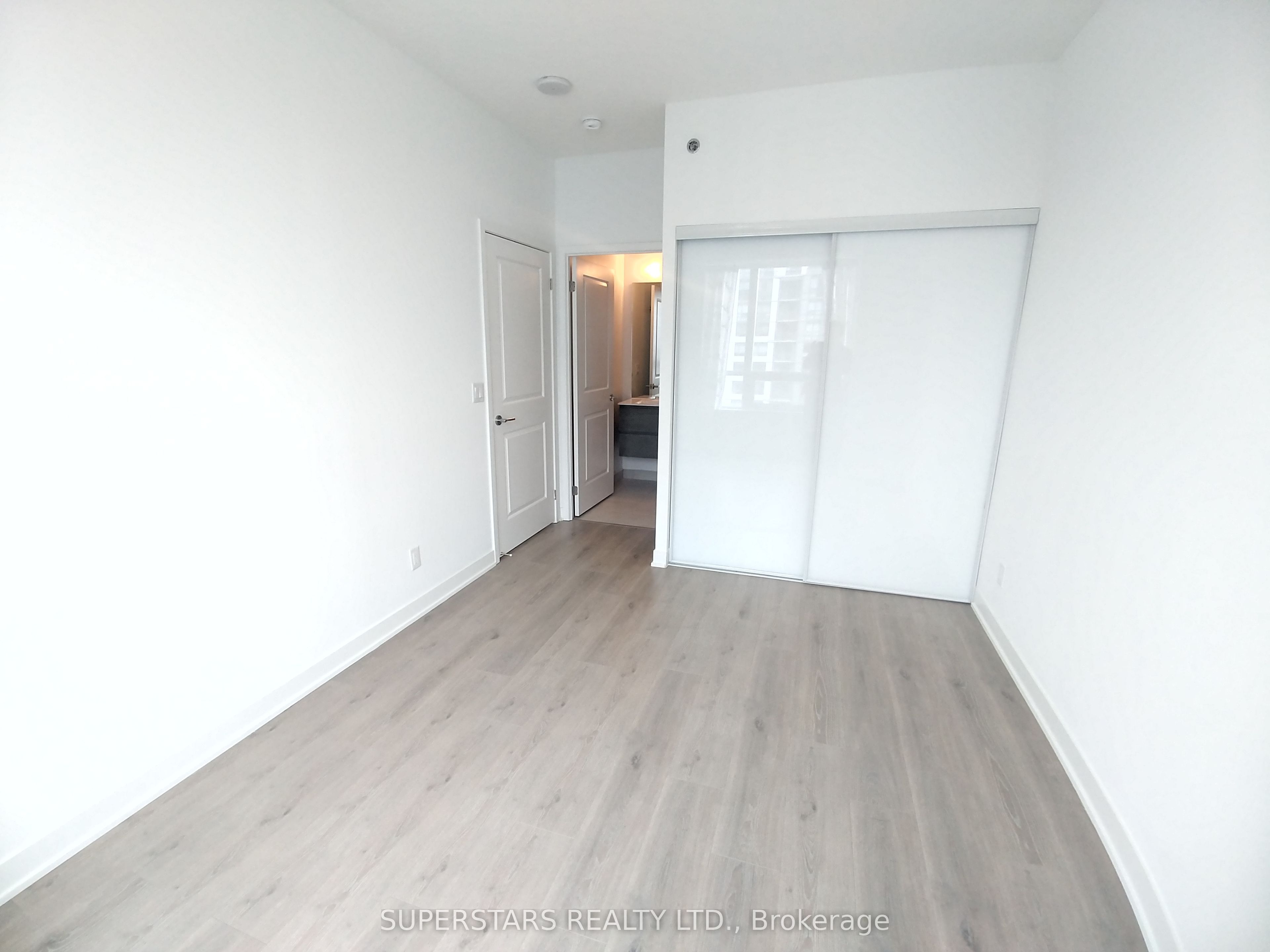 195 Bonis Avenue 1703 Property Photo 9