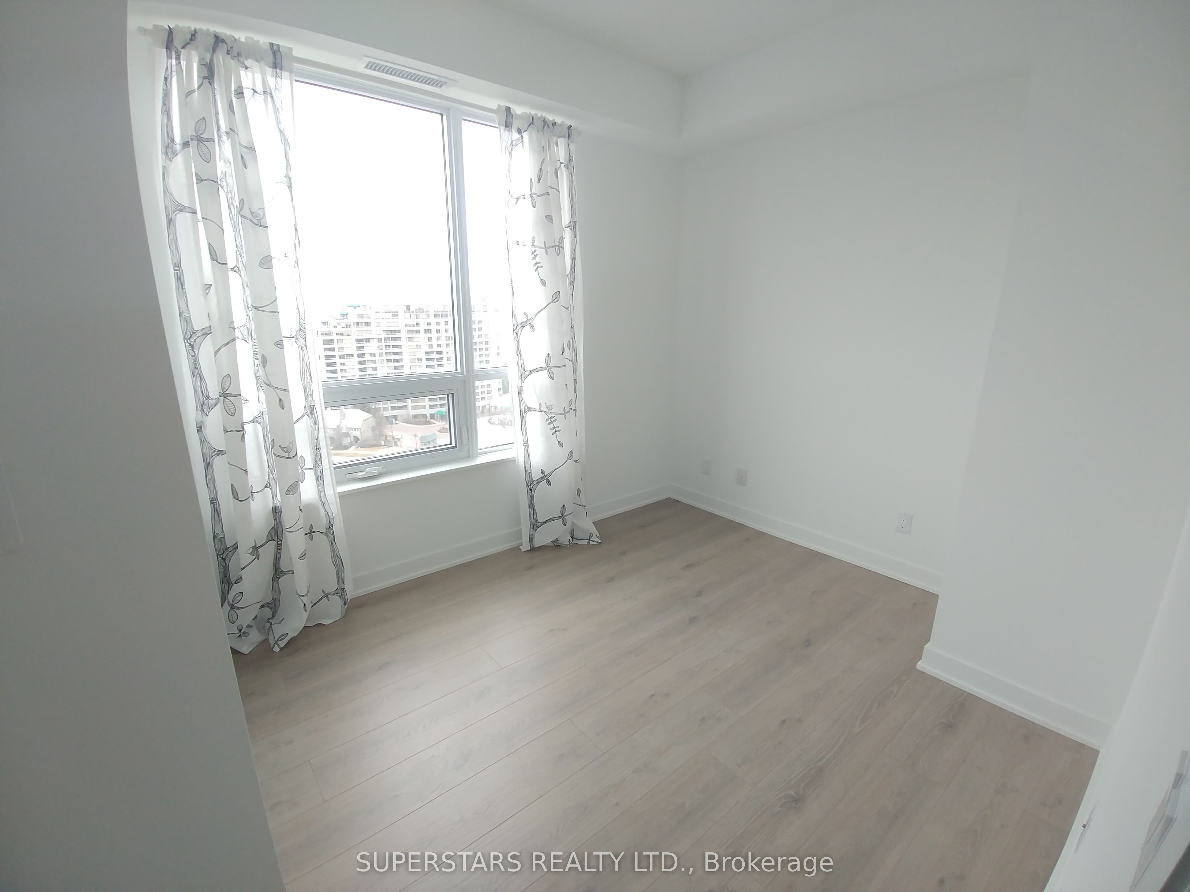 195 Bonis Avenue 1703 Property Photo 11